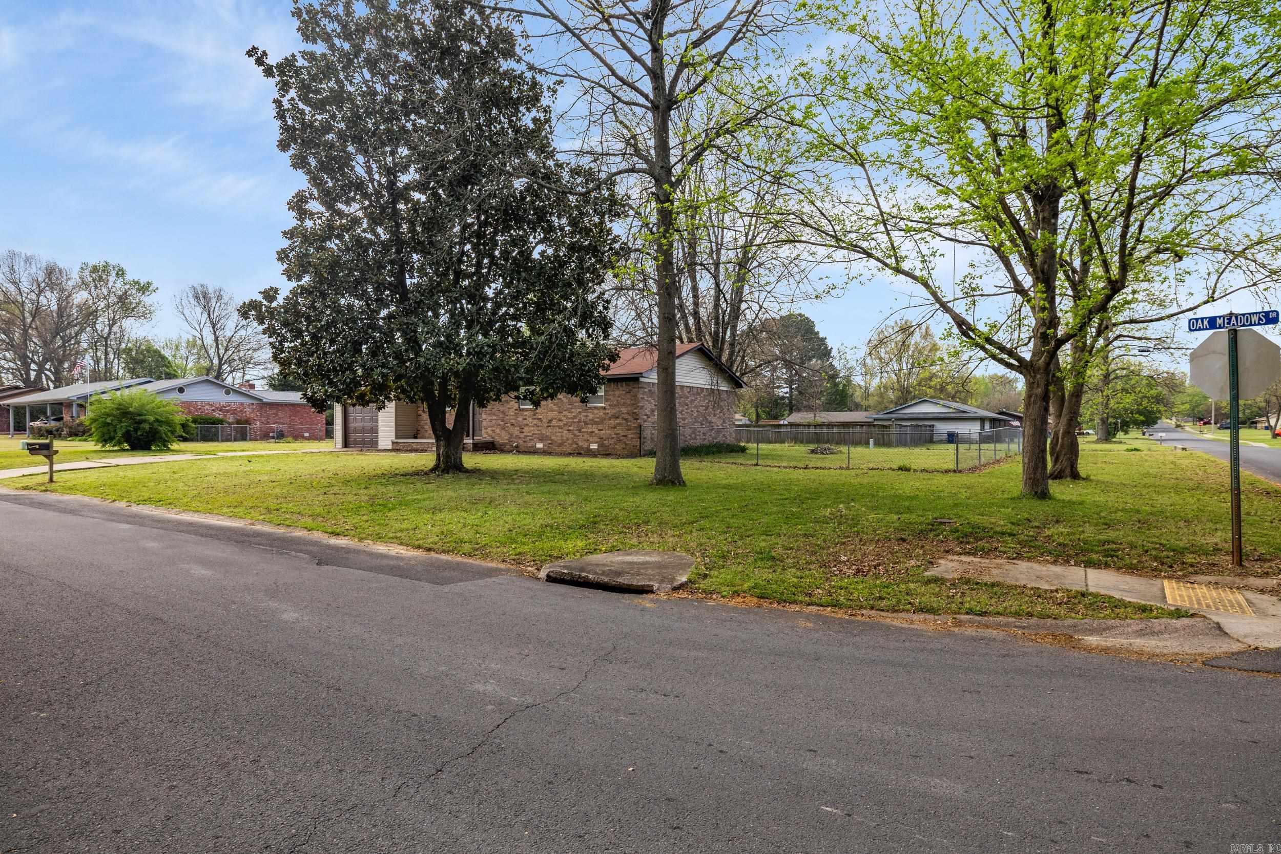 OAK MEADOWS - Residential