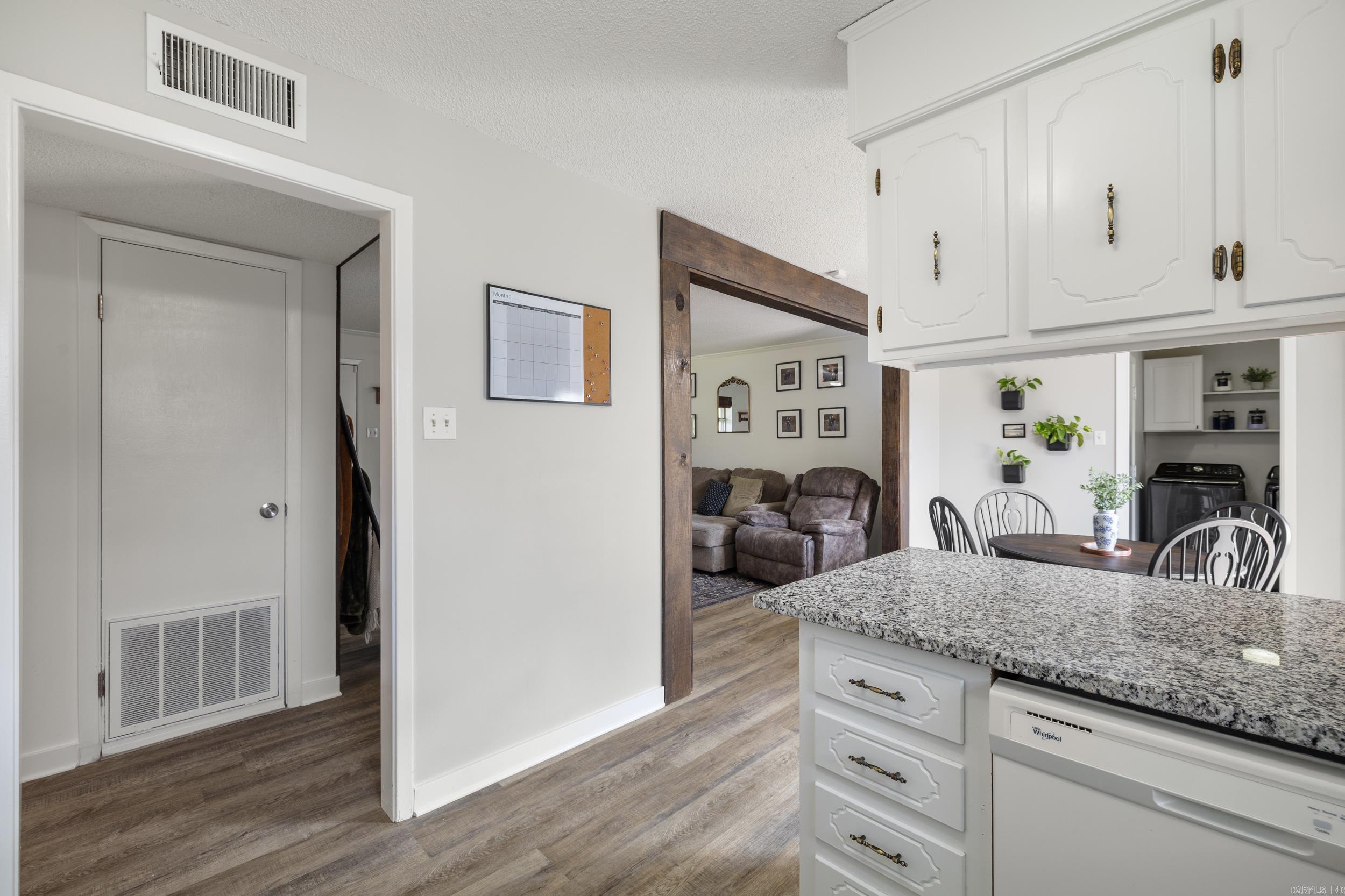 OAK MEADOWS - Residential