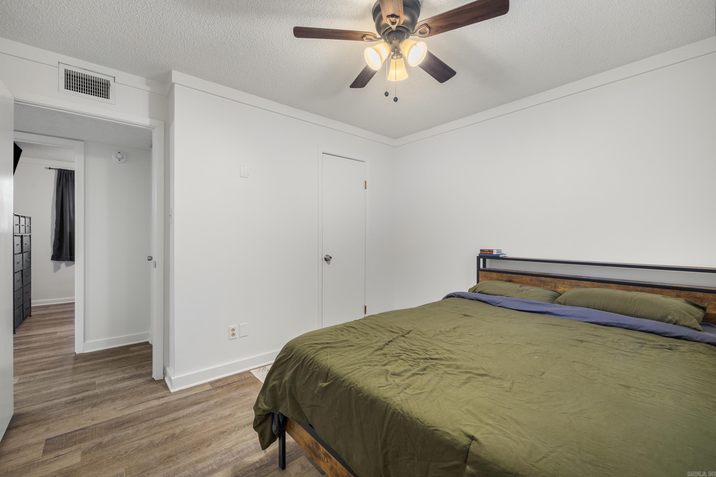 OAK MEADOWS - Residential