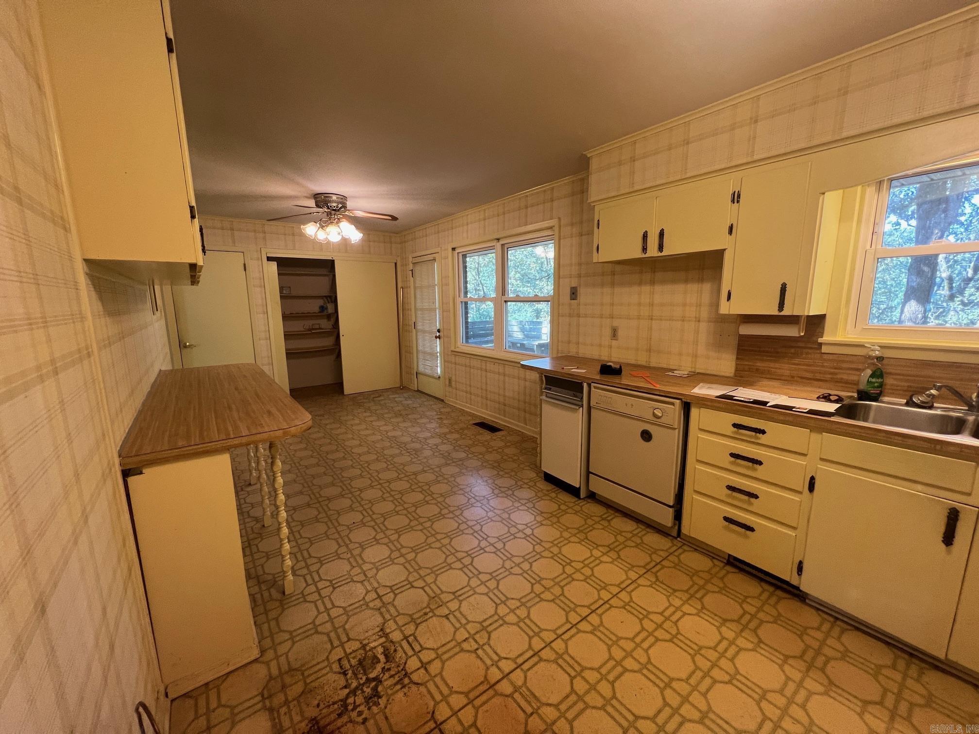 INDIAN HILLS - Residential