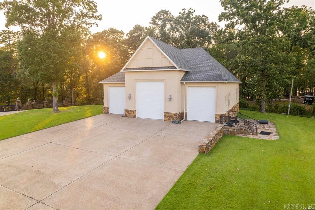 LAKEVIEW - Residential