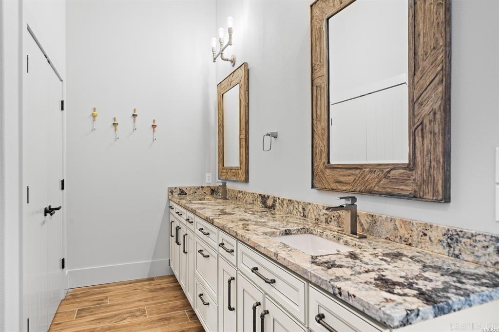 LAKEVIEW - Residential