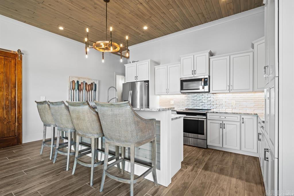 LAKEVIEW - Residential