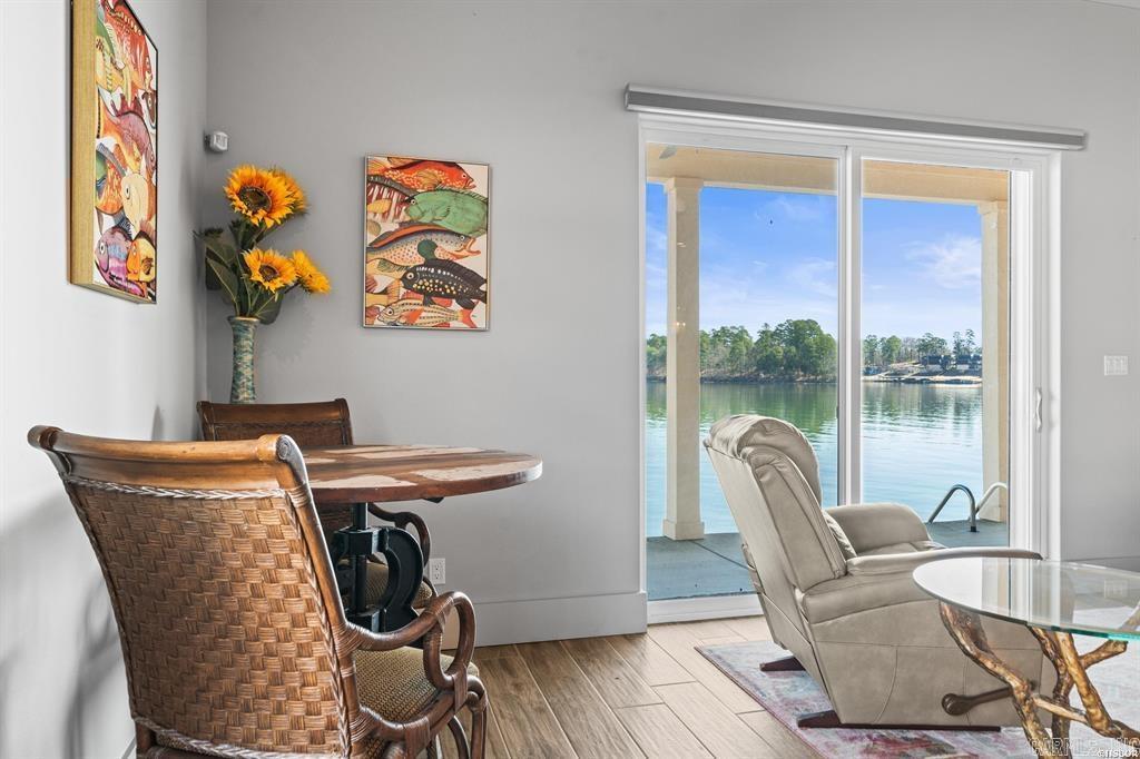 LAKEVIEW - Residential