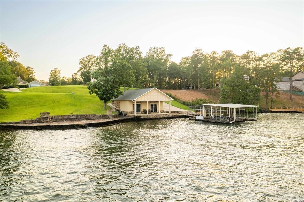 LAKEVIEW - Residential