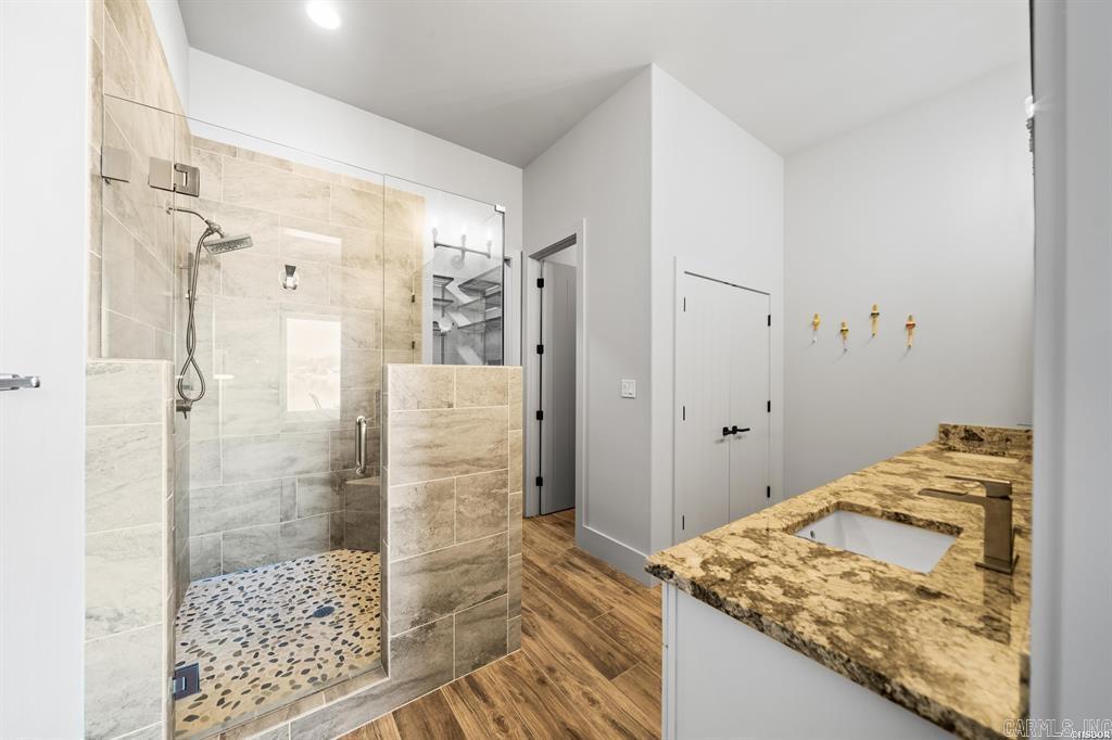 LAKEVIEW - Residential