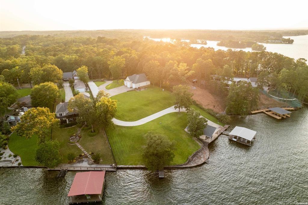 LAKEVIEW - Residential