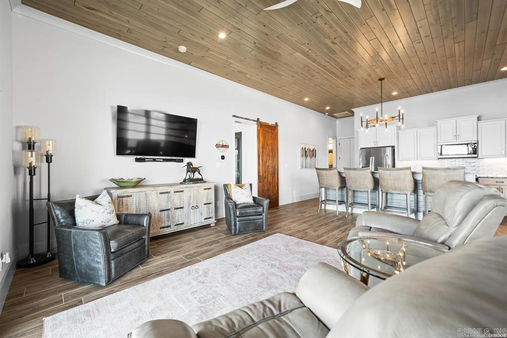 LAKEVIEW - Residential