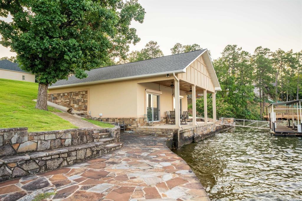 LAKEVIEW - Residential