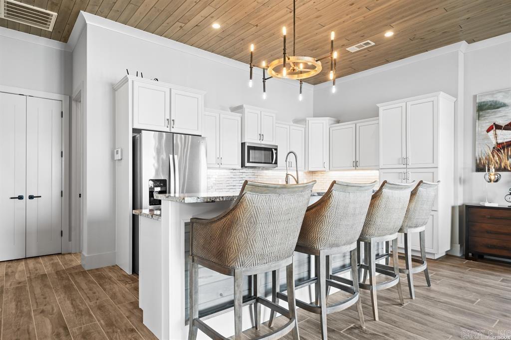 LAKEVIEW - Residential