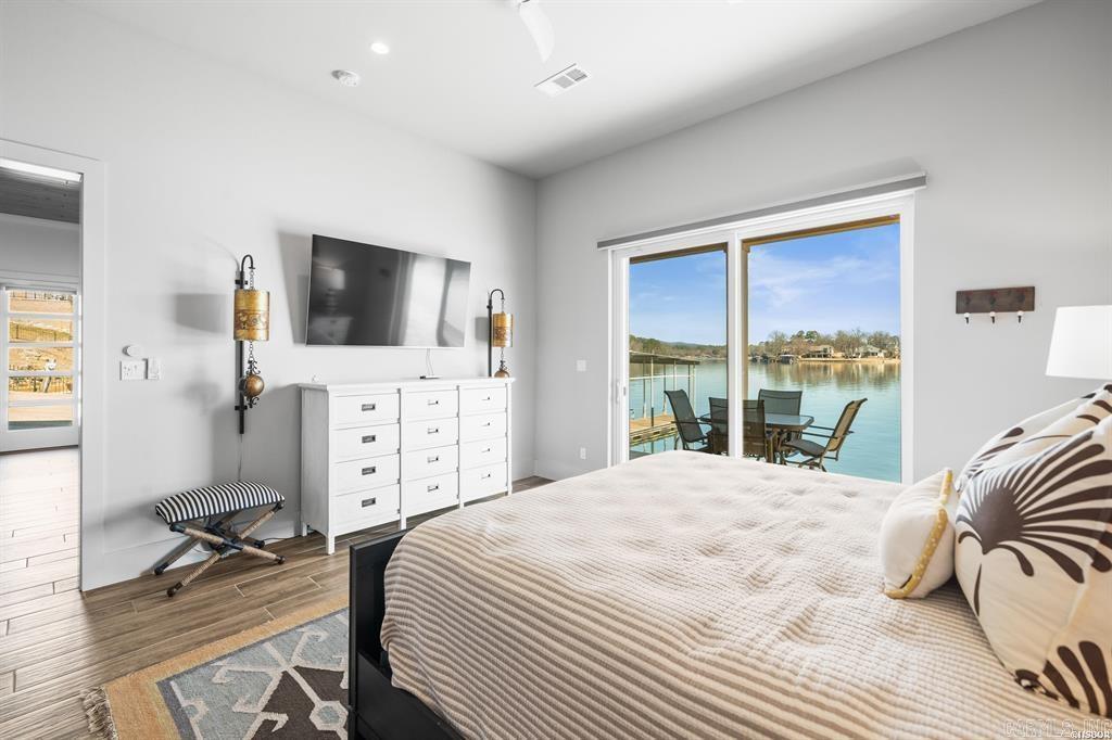 LAKEVIEW - Residential