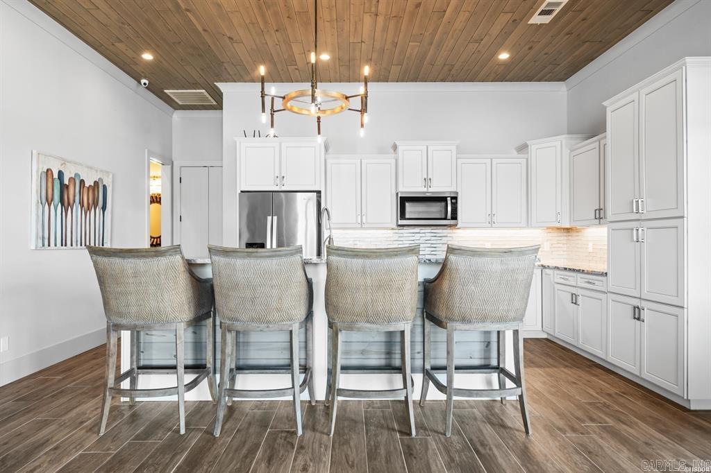 LAKEVIEW - Residential