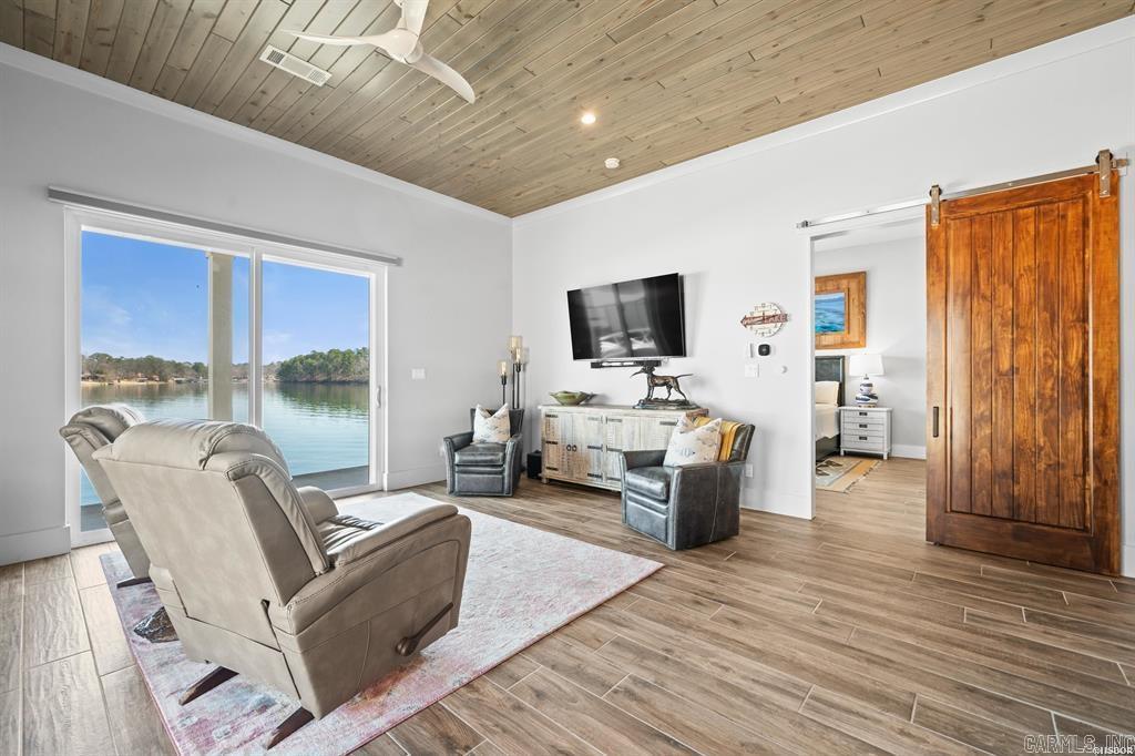 LAKEVIEW - Residential