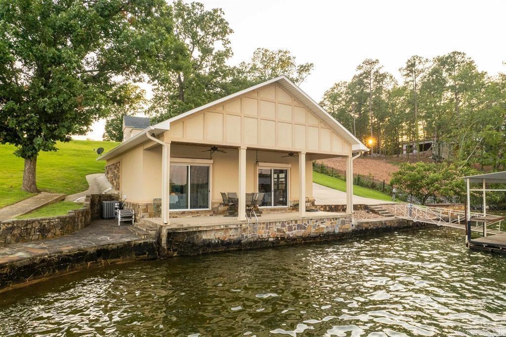 LAKEVIEW - Residential