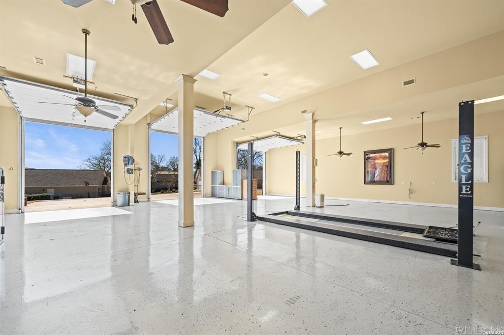 LAKEVIEW - Residential