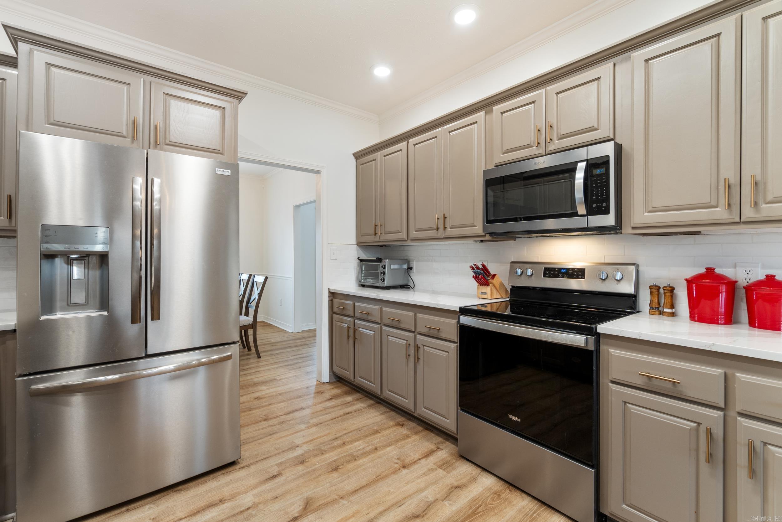 BELVEDERE COURT - Residential