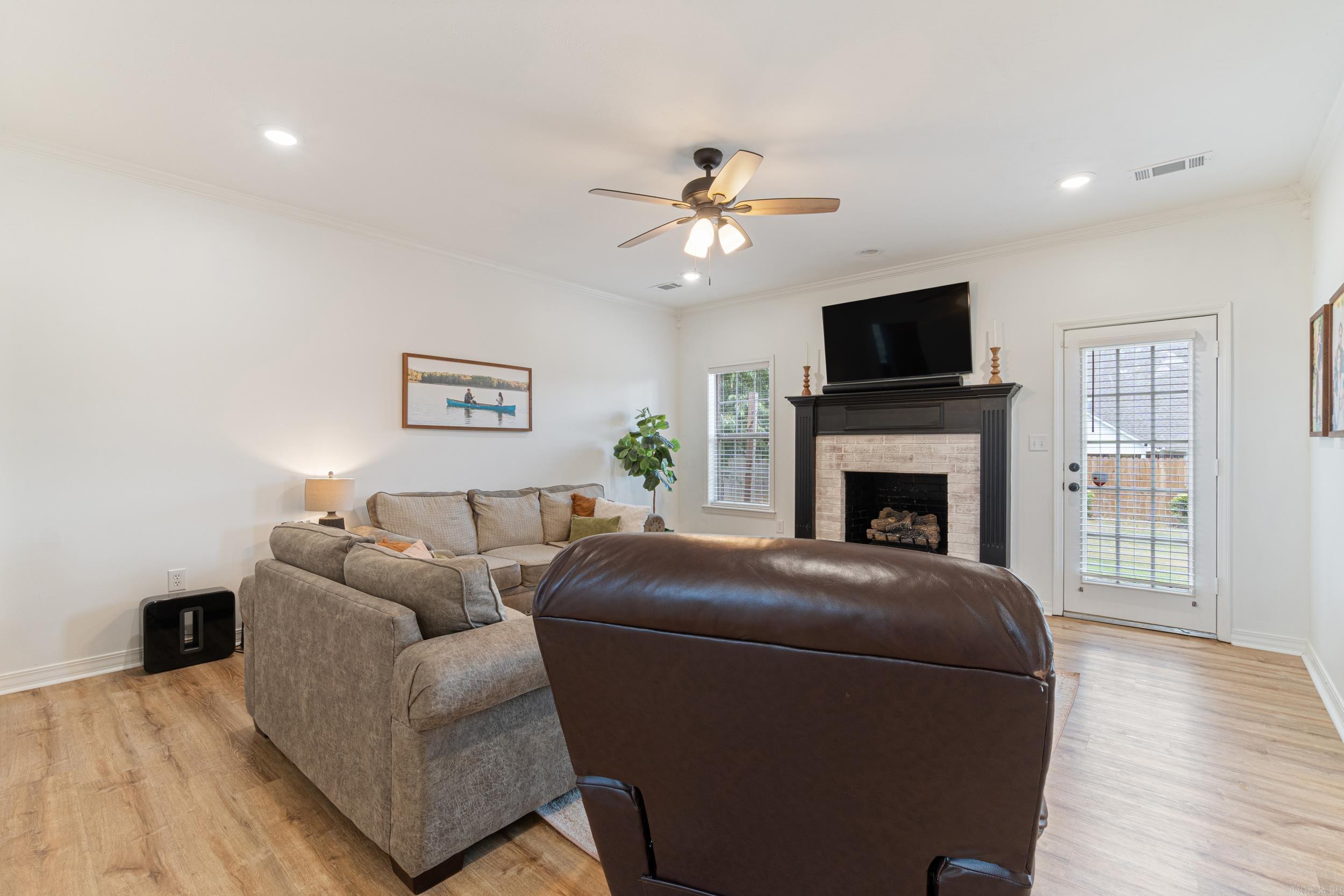 BELVEDERE COURT - Residential