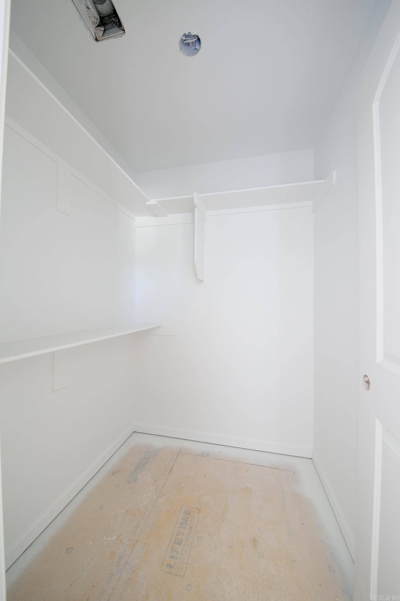 PAW'S PLACE - Residential