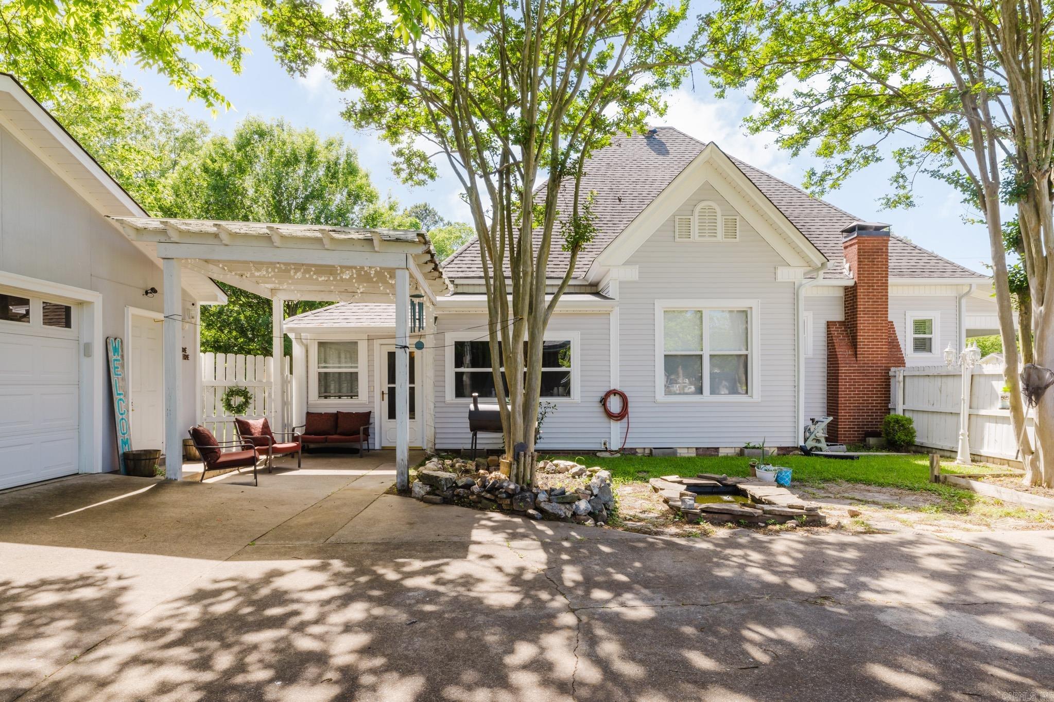 Lund and Hill Origtownmal - Residential