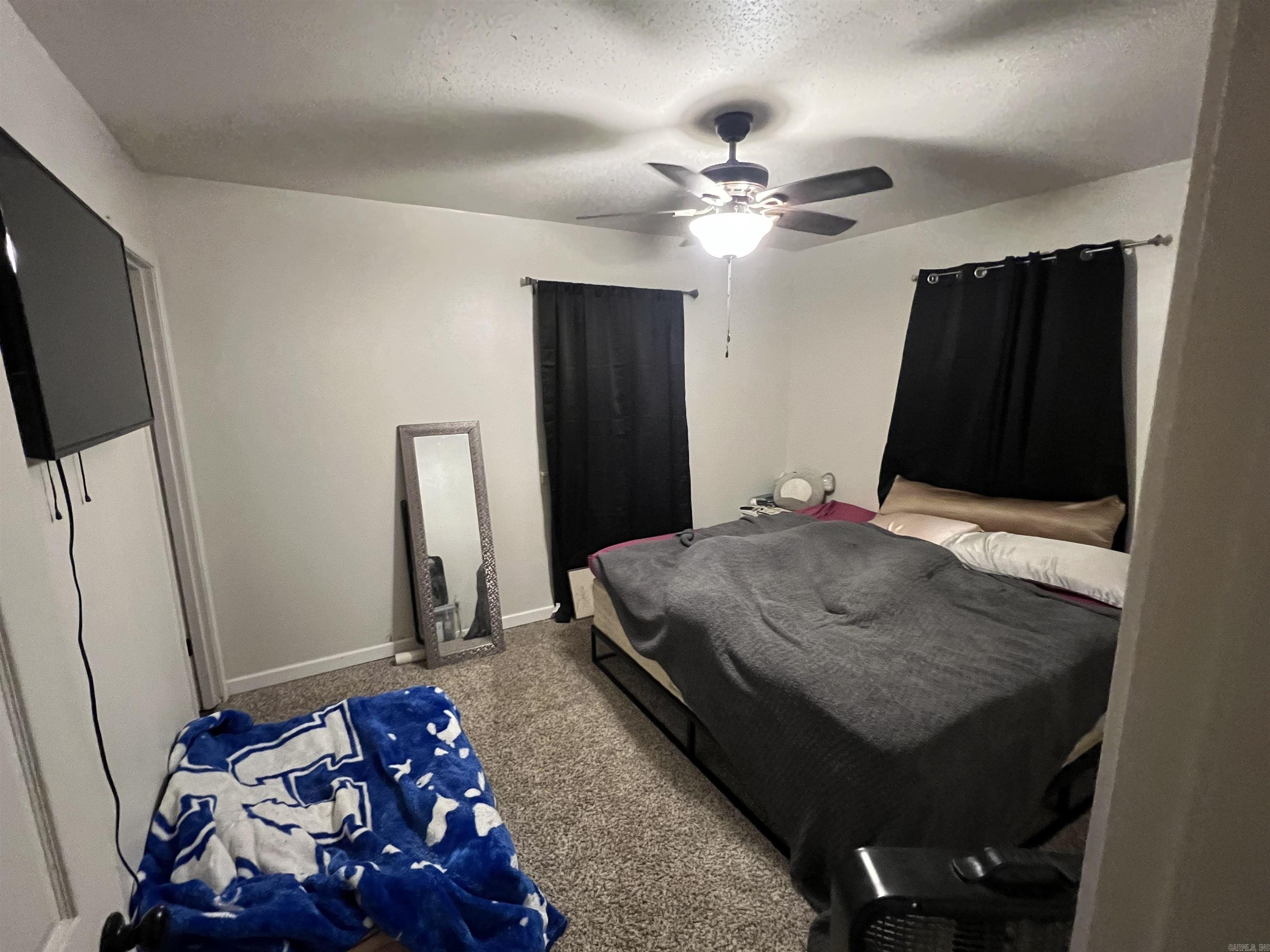 HOLLYWOOD HEIGHTS - Residential