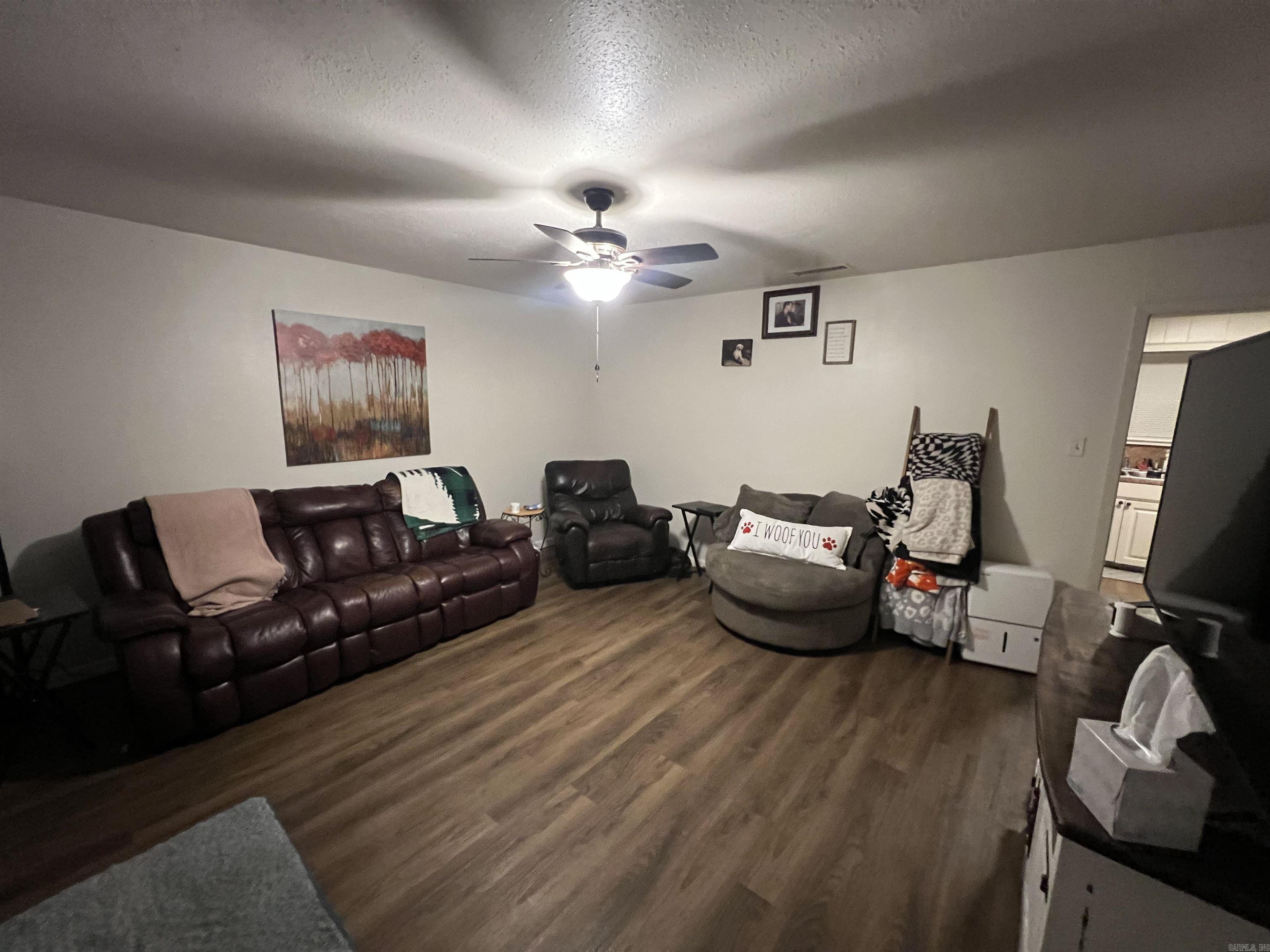 HOLLYWOOD HEIGHTS - Residential