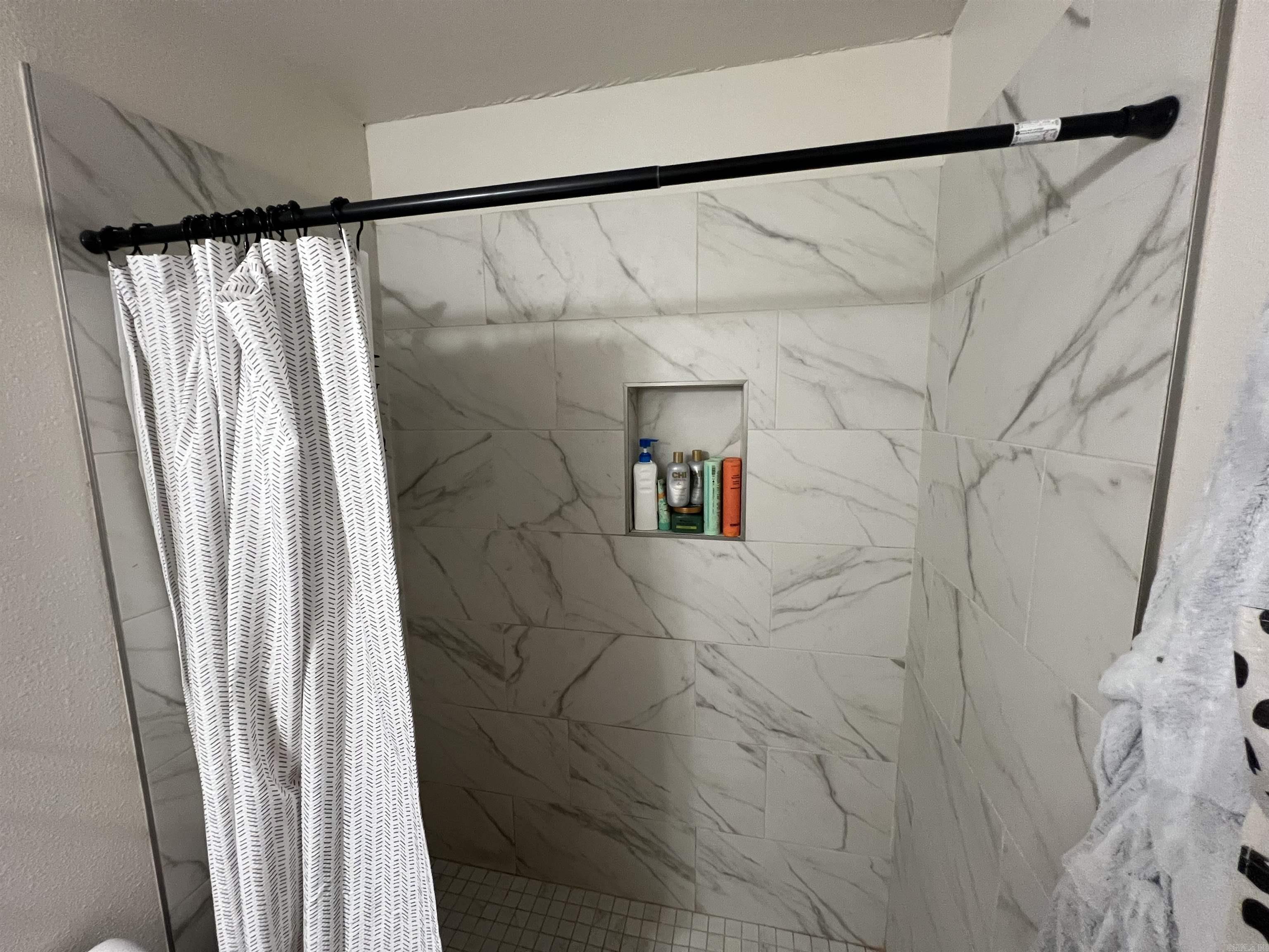 HOLLYWOOD HEIGHTS - Residential