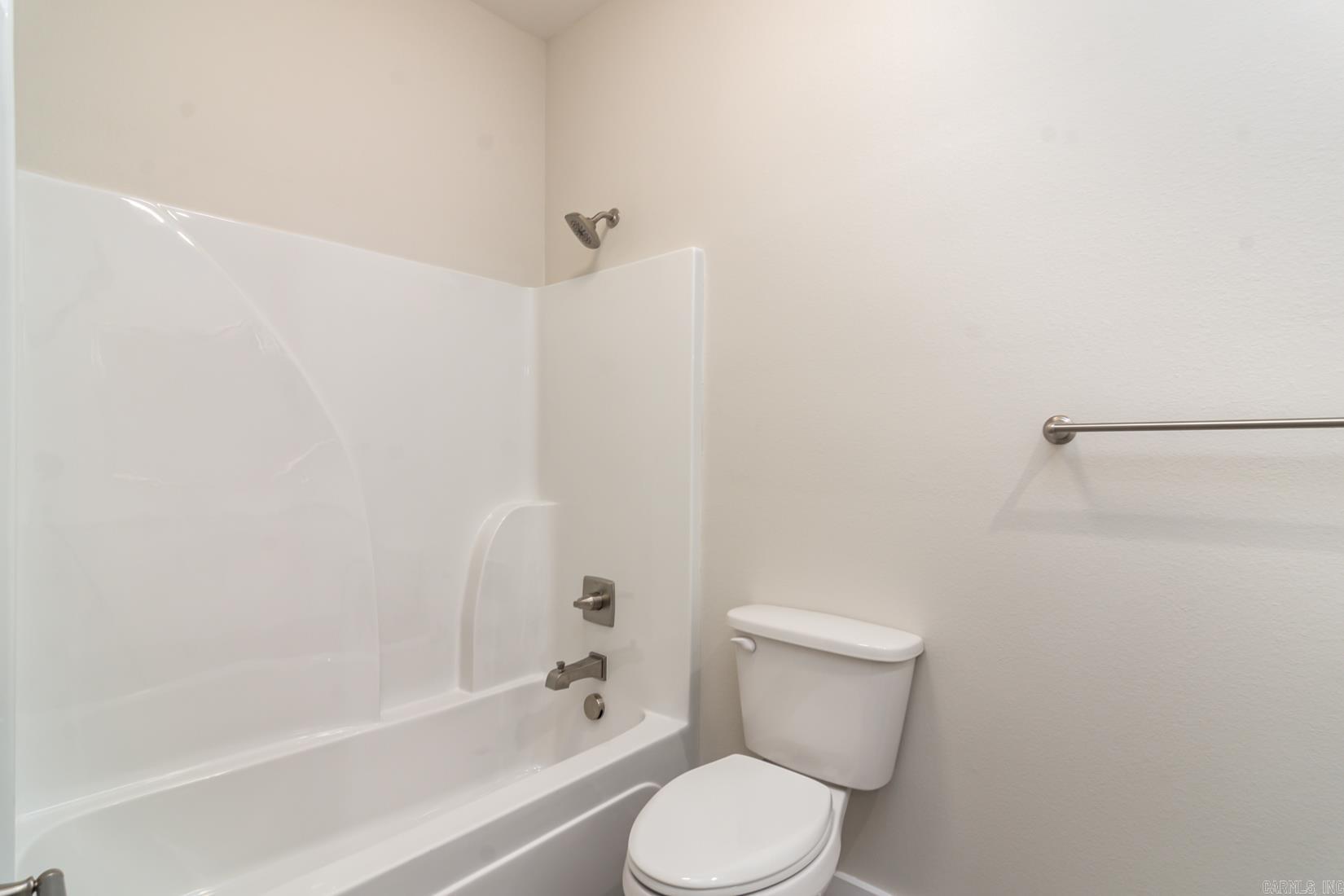 MACARTHUR PLACE ORIGINAL CITY OF - Residential