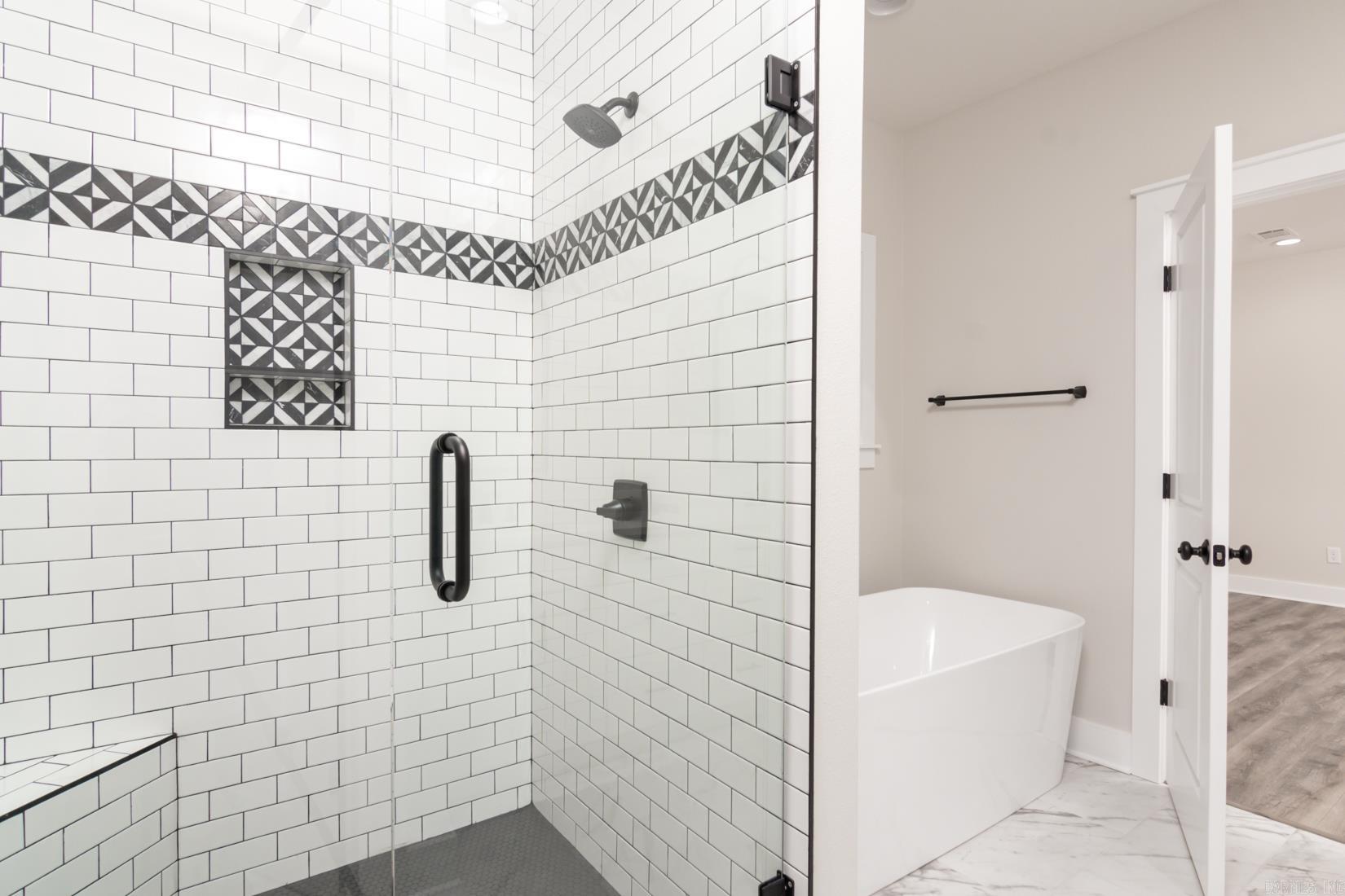 MACARTHUR PLACE ORIGINAL CITY OF - Residential