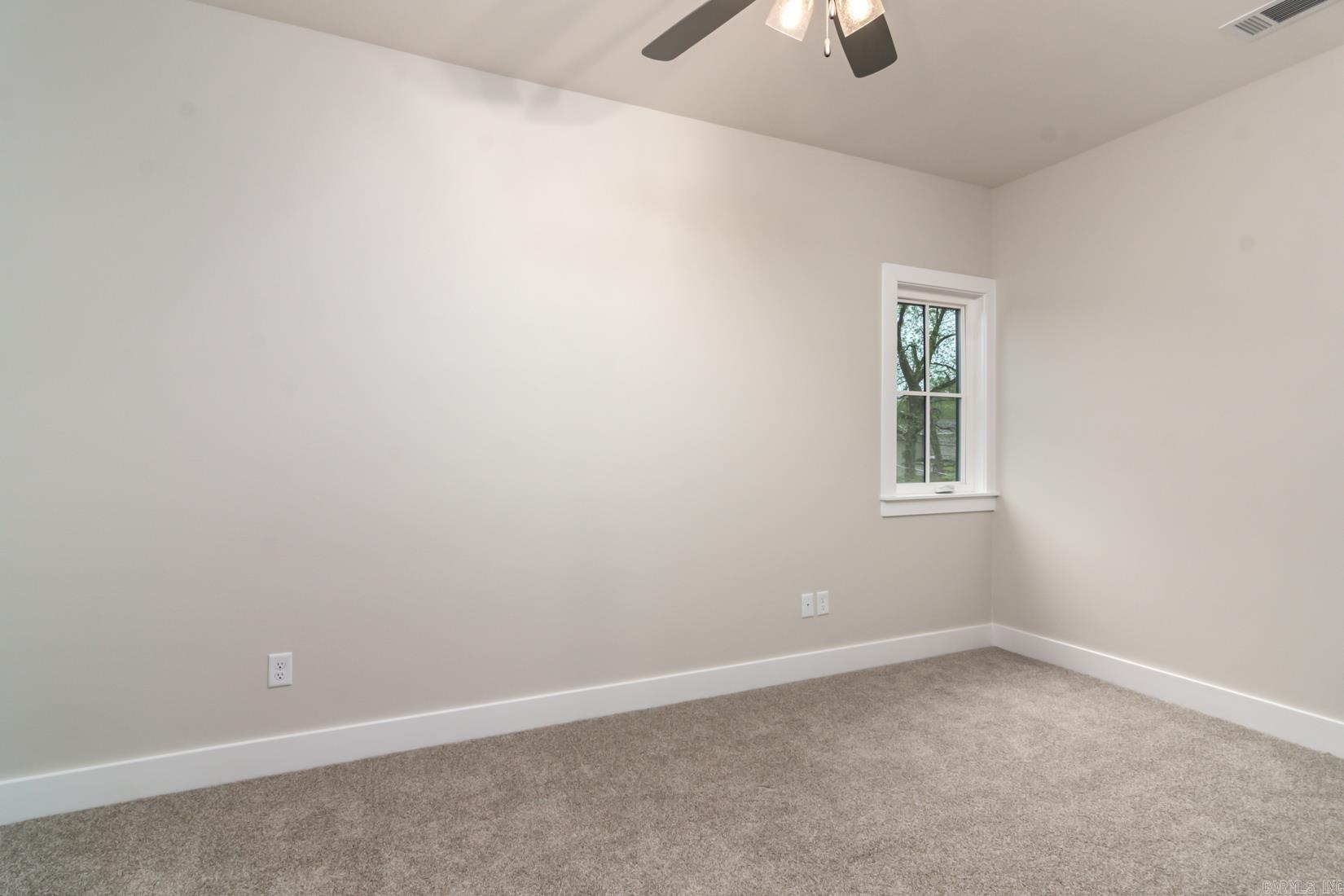 MACARTHUR PLACE ORIGINAL CITY OF - Residential