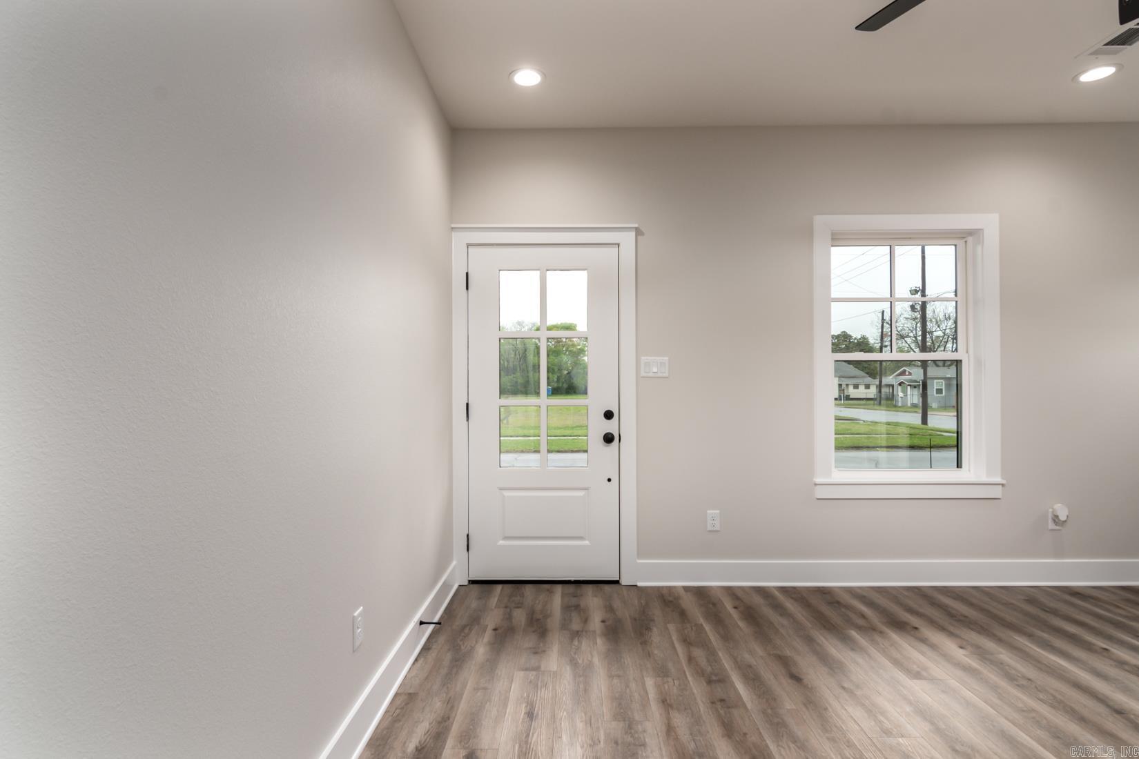 MACARTHUR PLACE ORIGINAL CITY OF - Residential