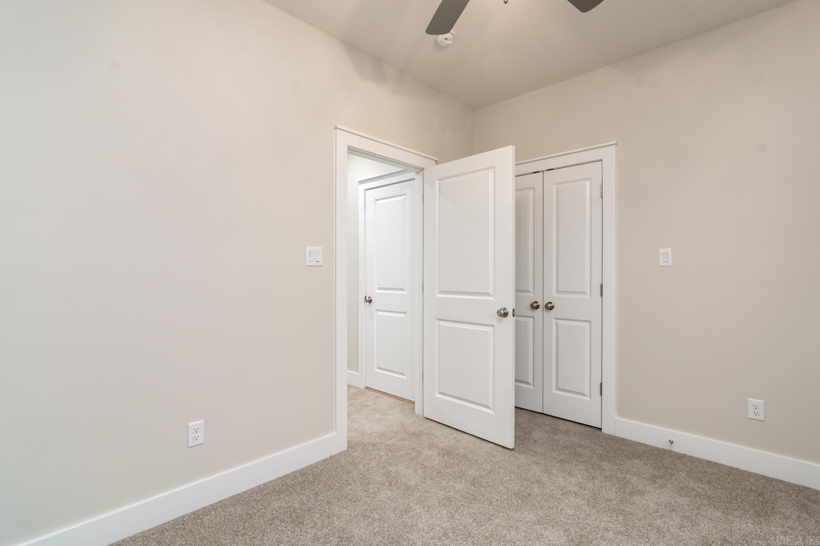 MACARTHUR PLACE ORIGINAL CITY OF - Residential