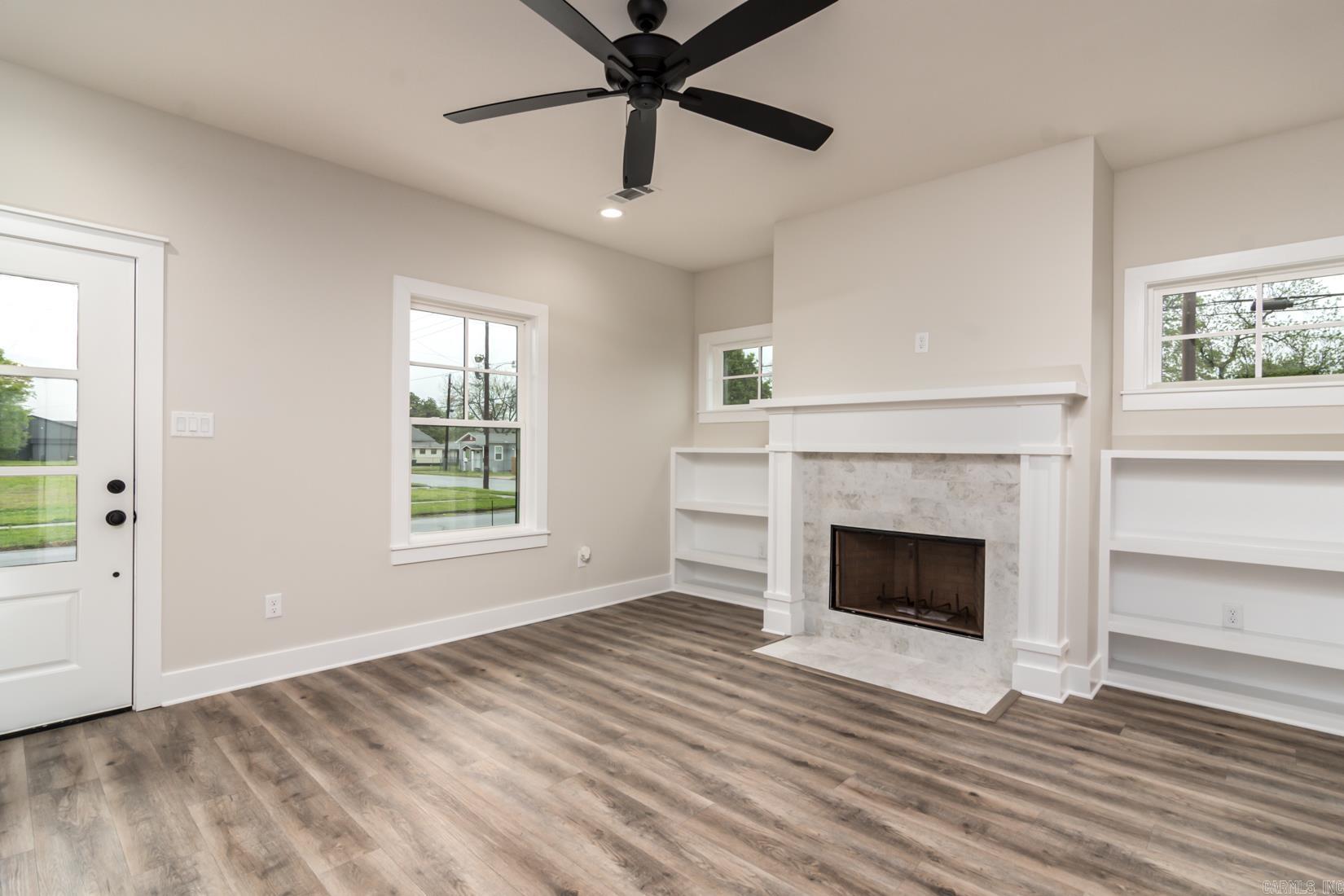 MACARTHUR PLACE ORIGINAL CITY OF - Residential