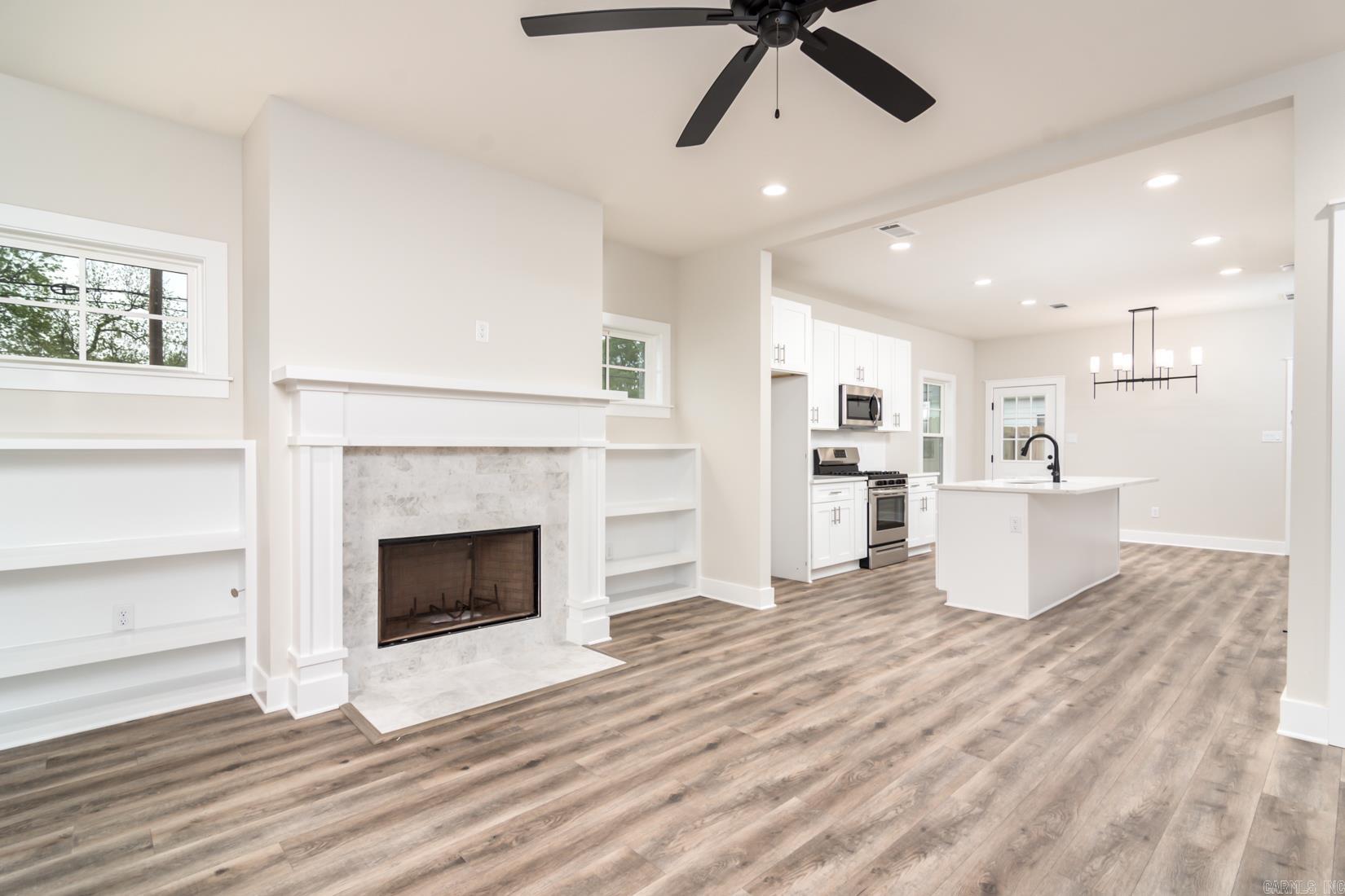 MACARTHUR PLACE ORIGINAL CITY OF - Residential