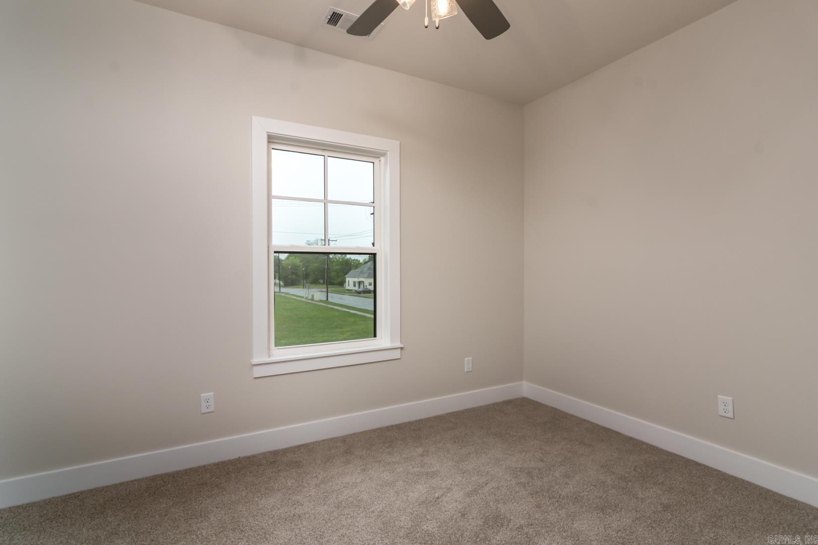 MACARTHUR PLACE ORIGINAL CITY OF - Residential