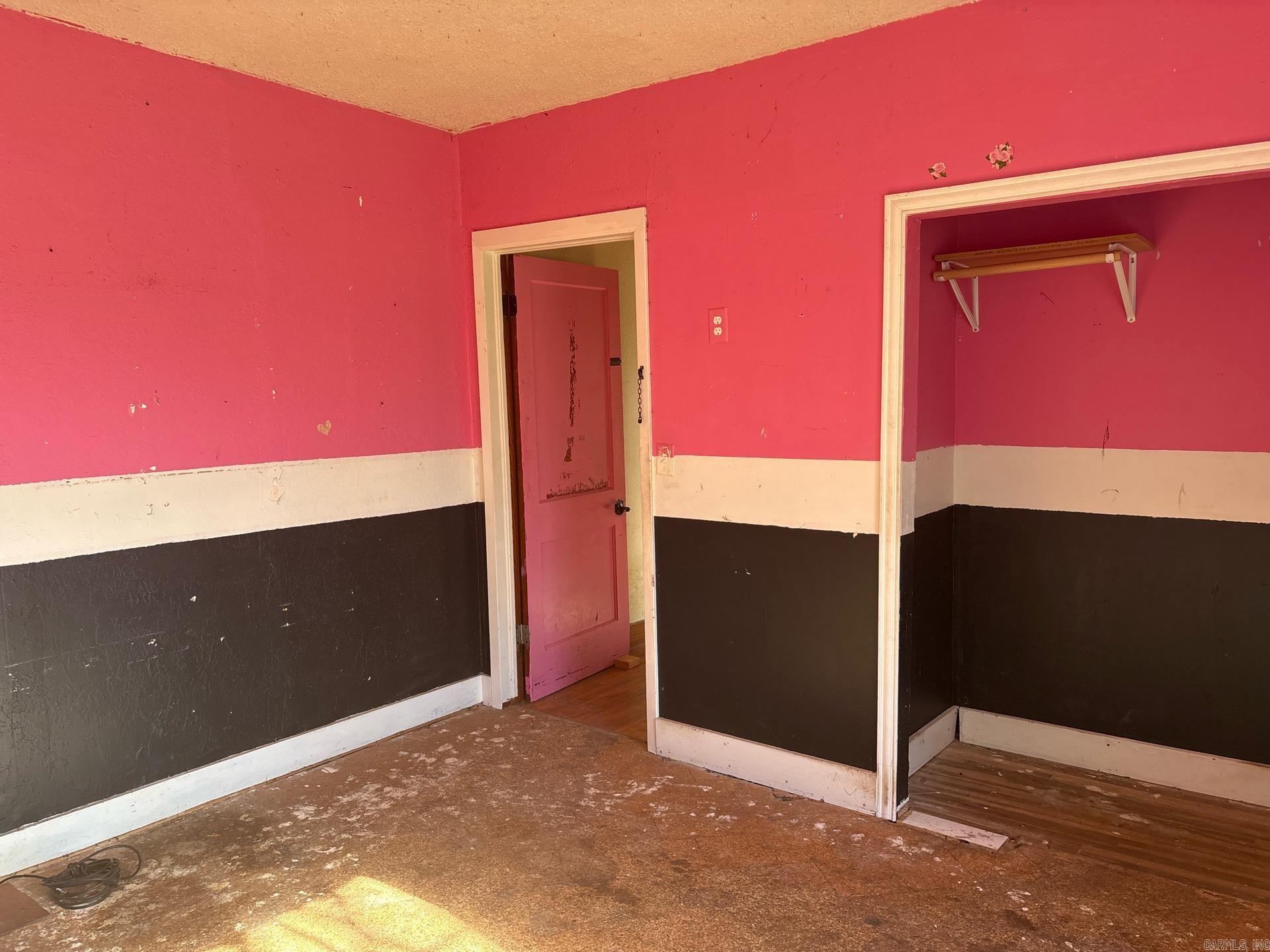 NORTH HEIGHTS HOME - Residential