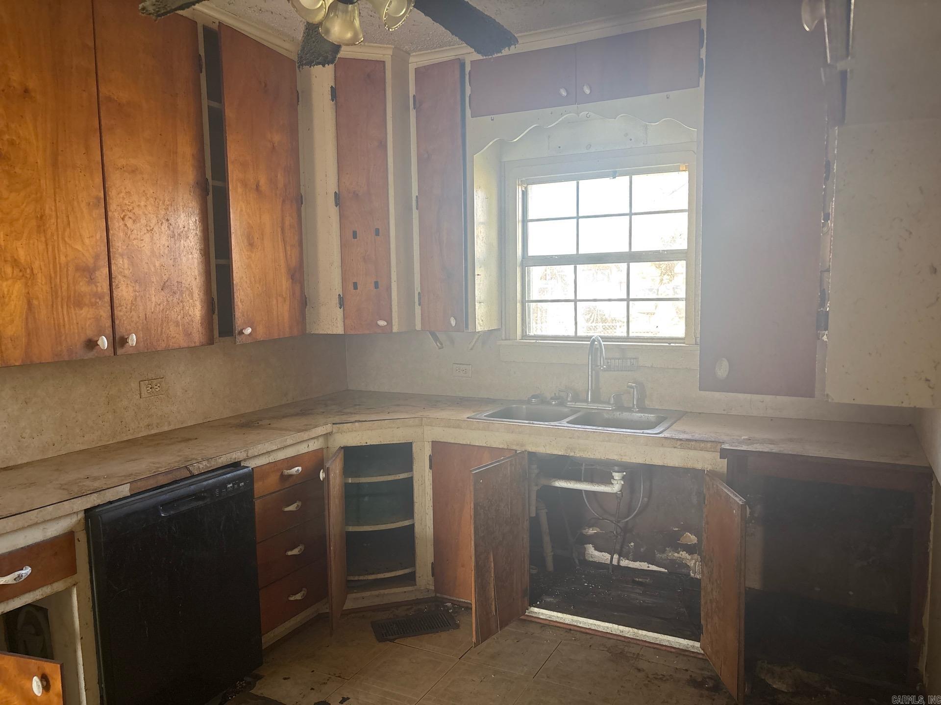 NORTH HEIGHTS HOME - Residential