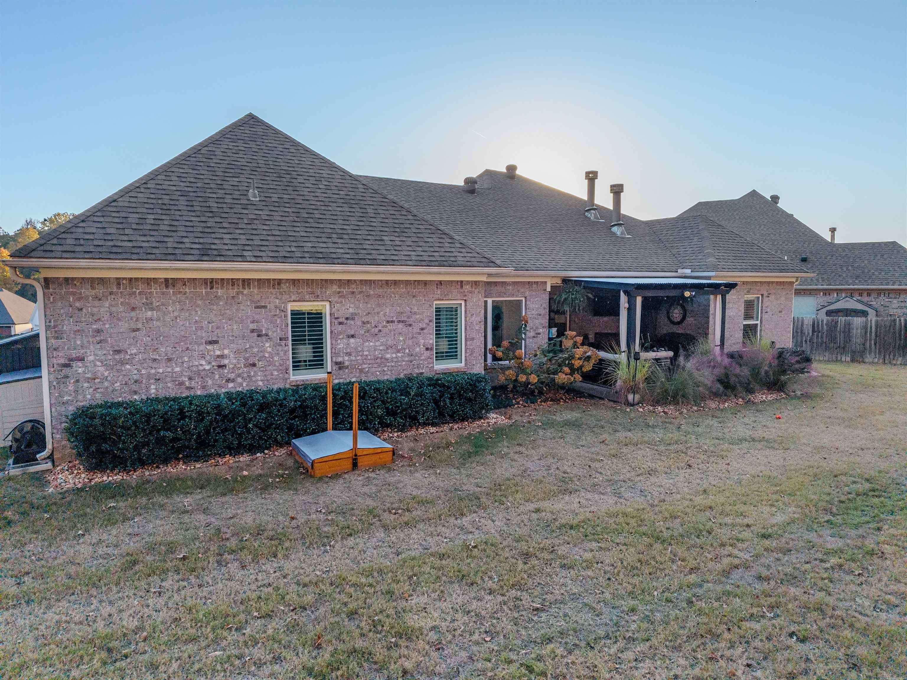 DAWSONS POINTE - Residential