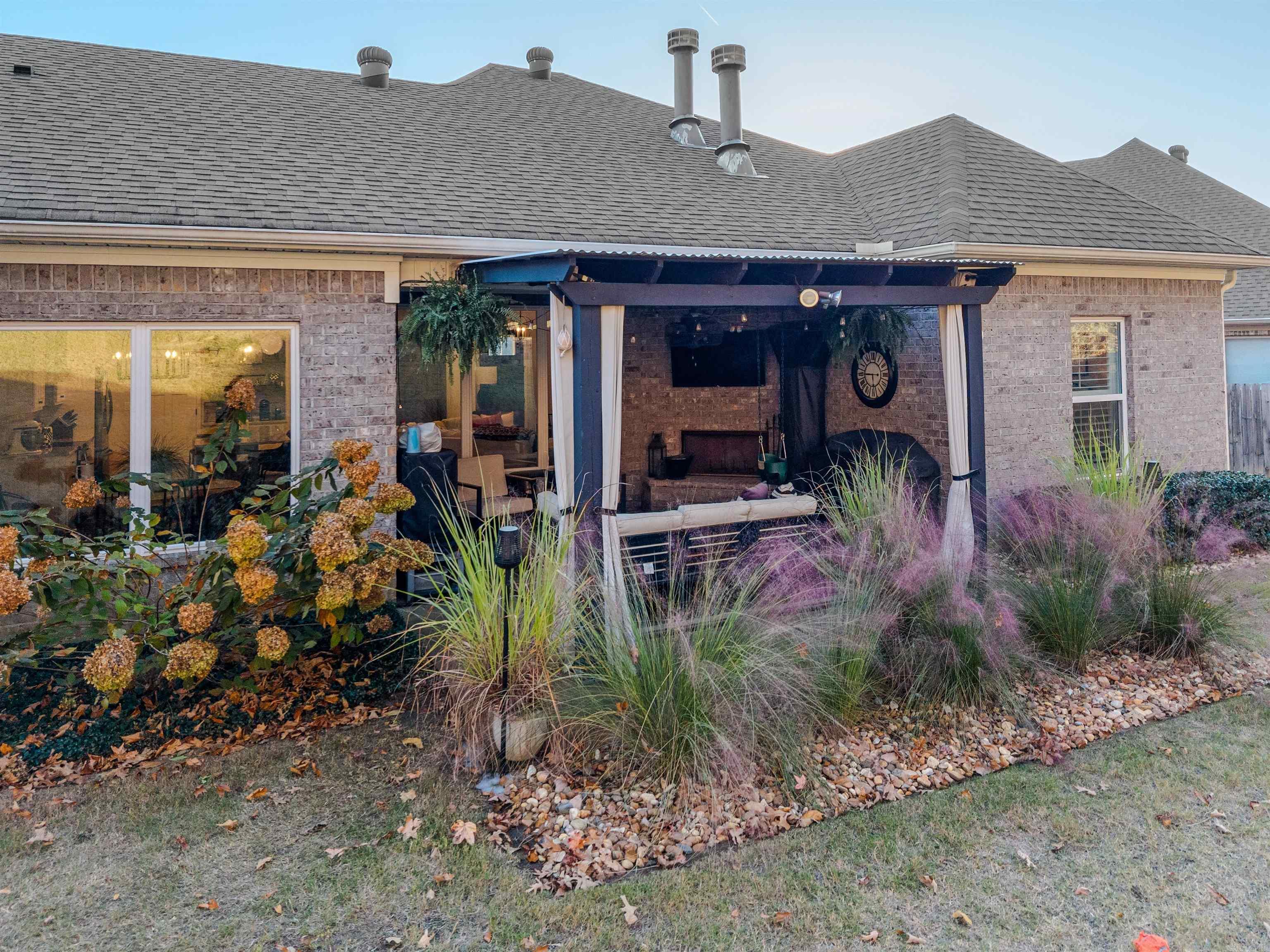 DAWSONS POINTE - Residential