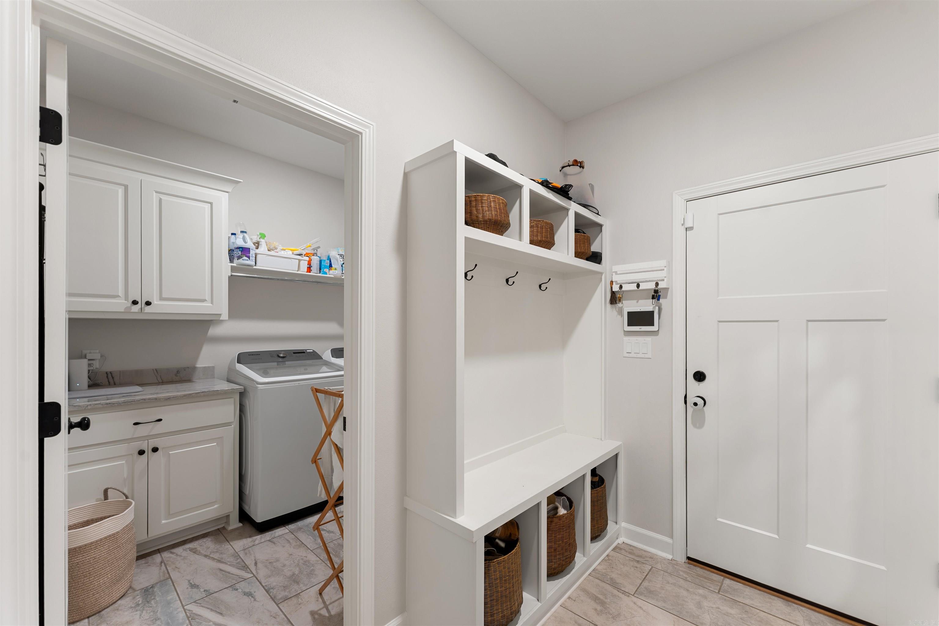 DAWSONS POINTE - Residential