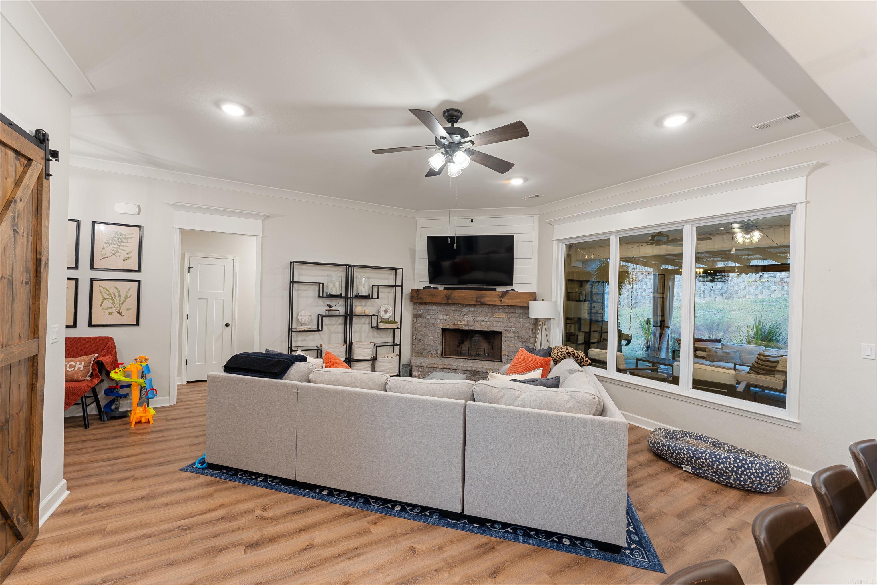 DAWSONS POINTE - Residential