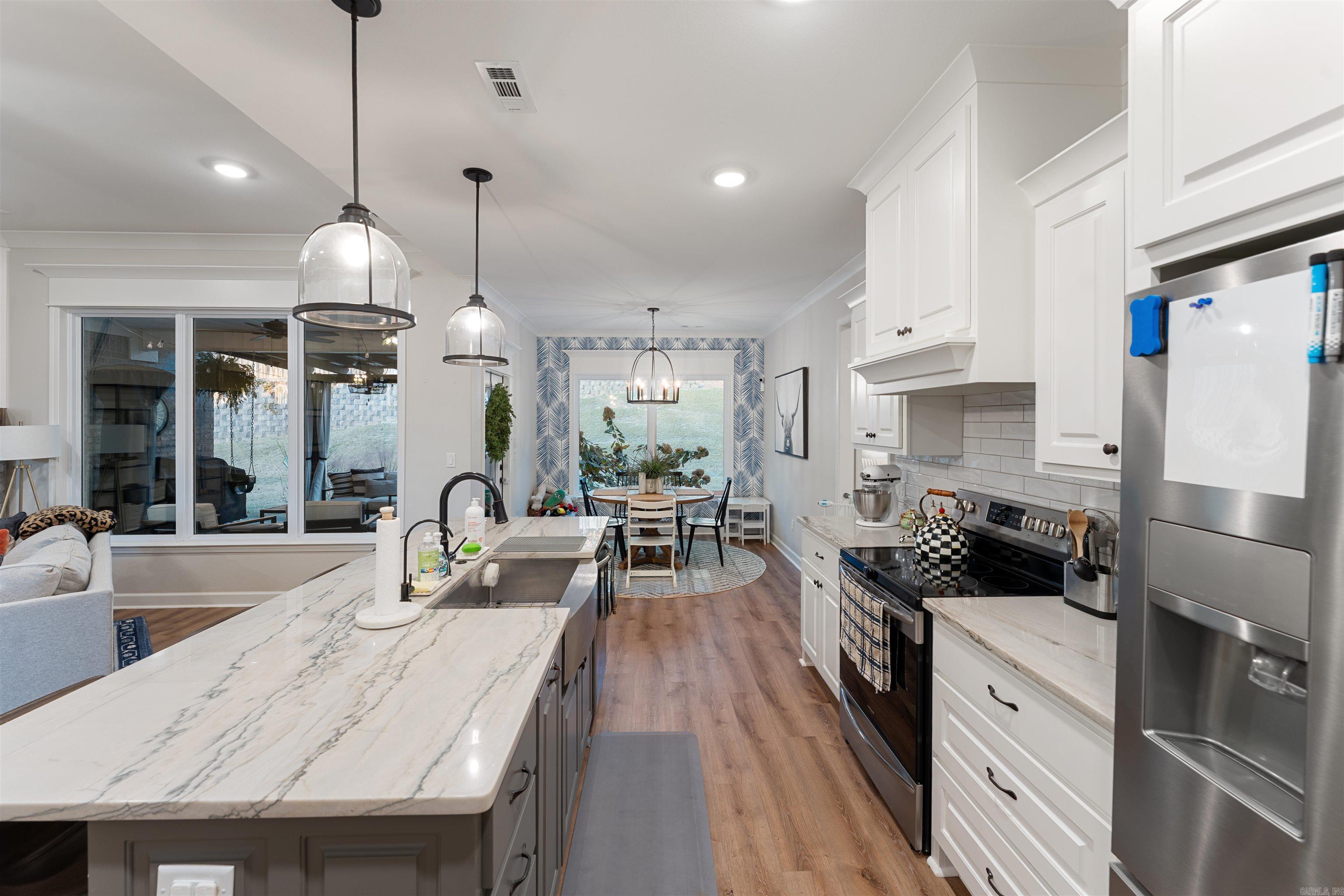 DAWSONS POINTE - Residential