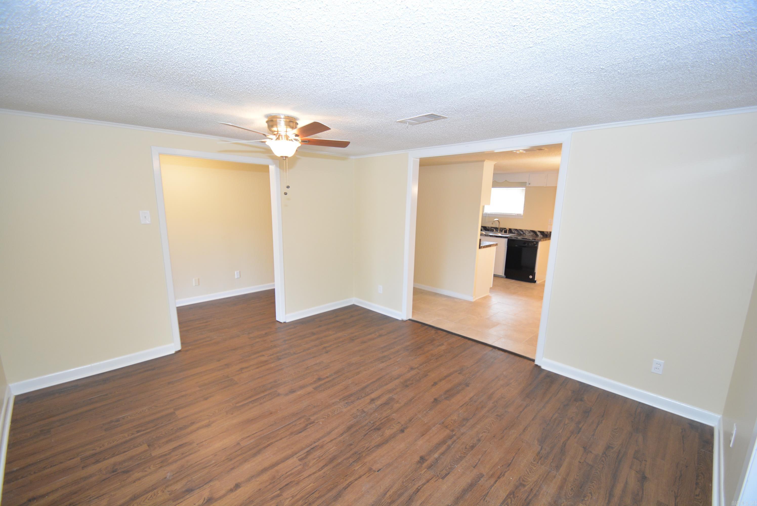 1N-12-32 - Residential Lease