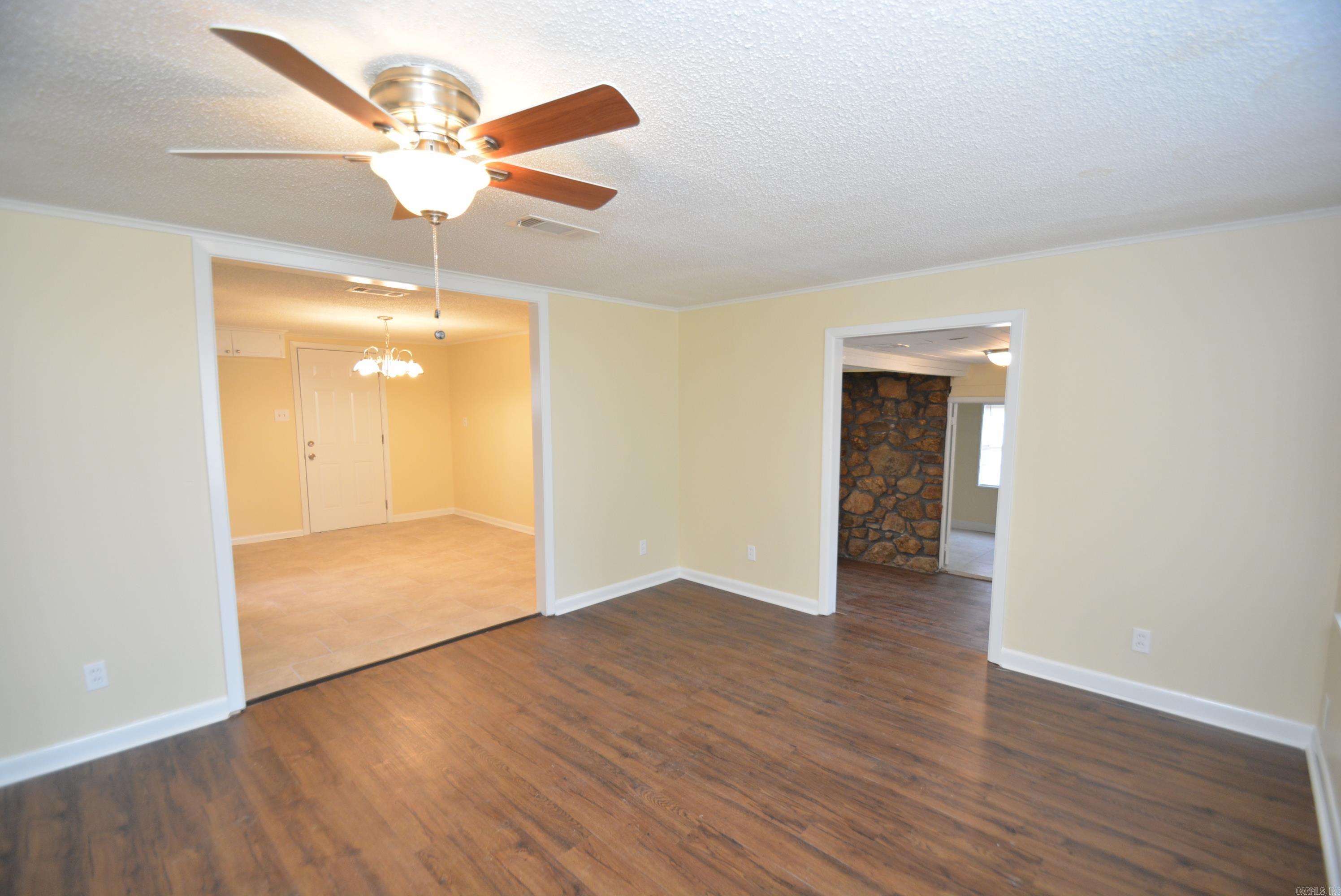 1N-12-32 - Residential Lease