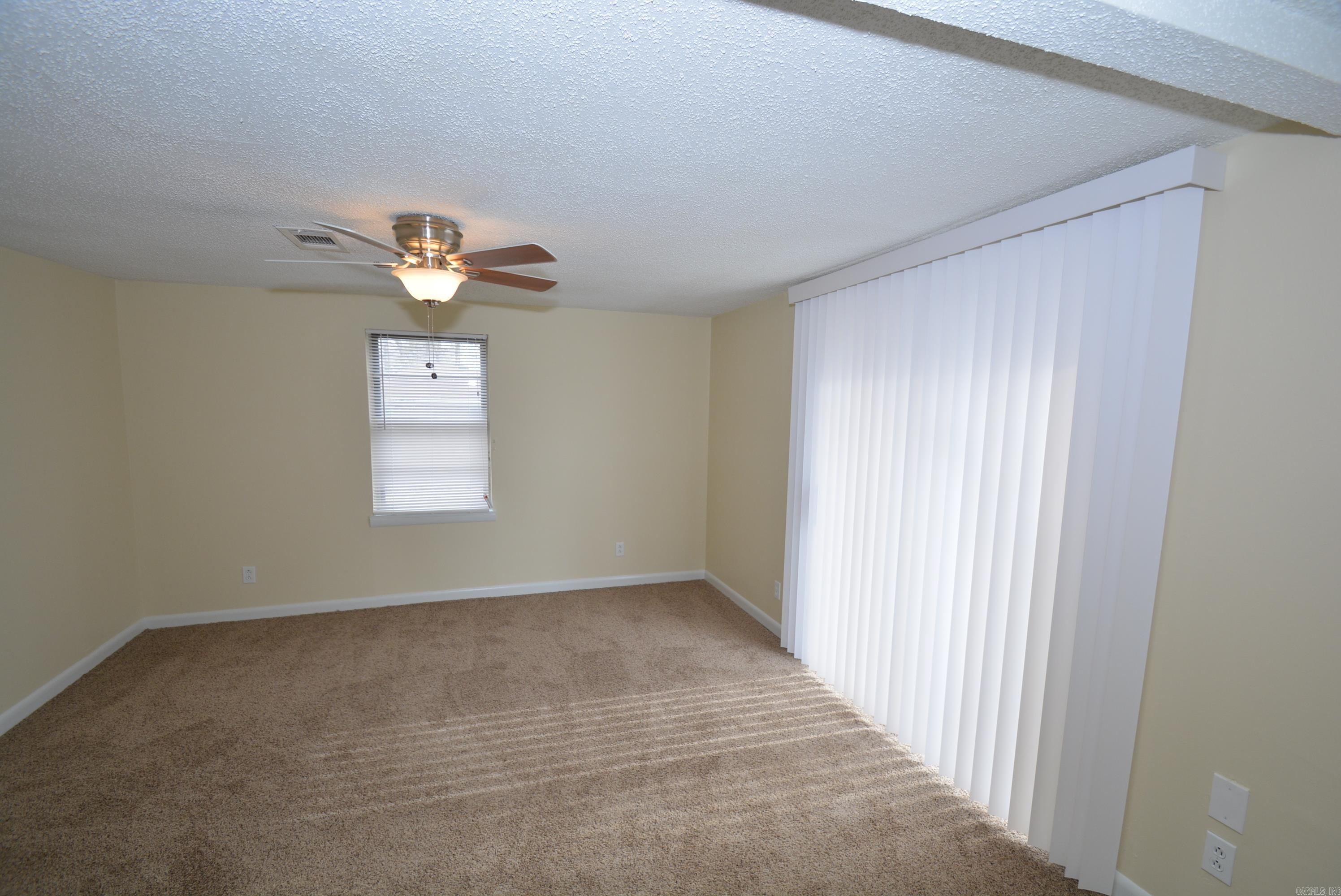 1N-12-32 - Residential Lease