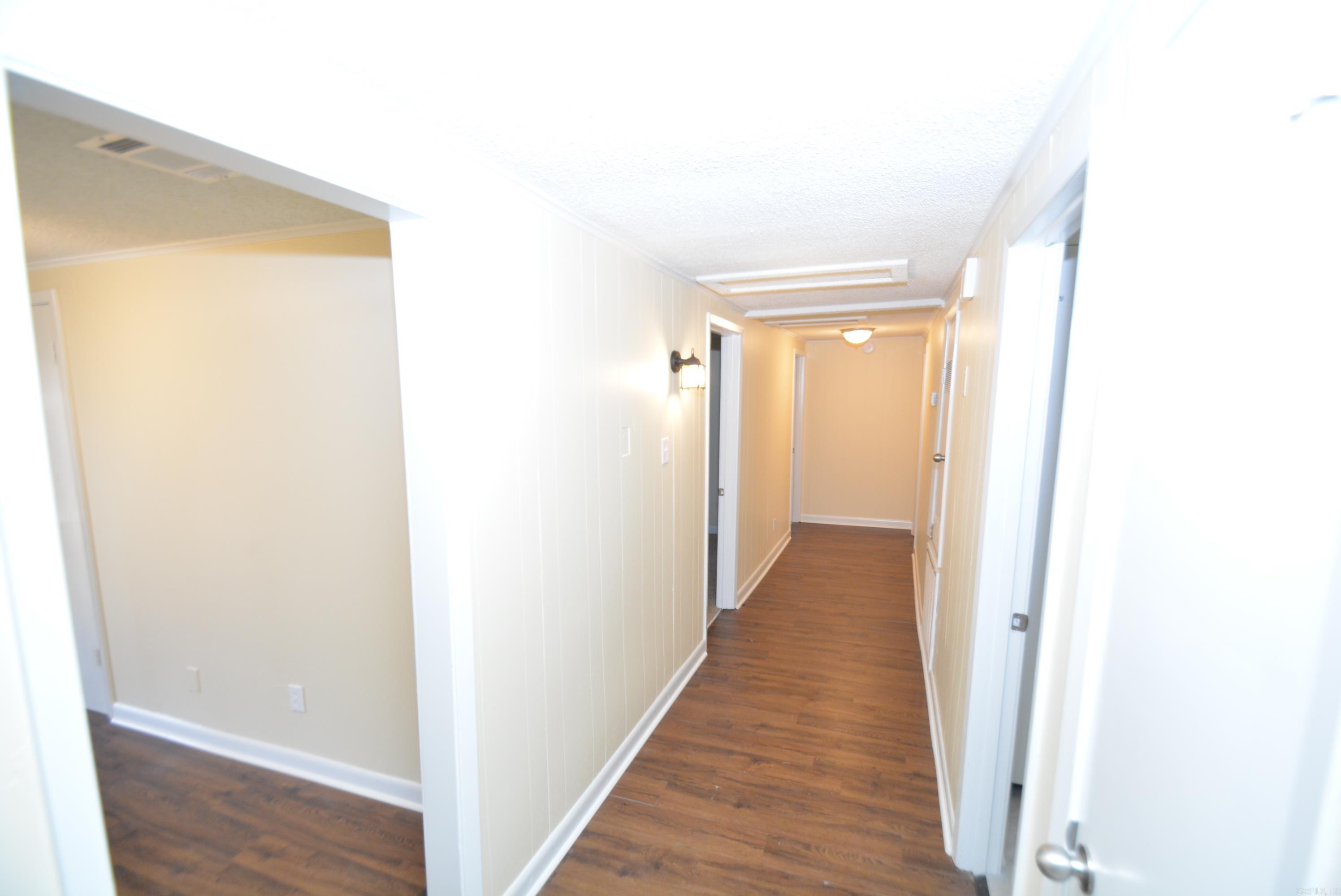 1N-12-32 - Residential Lease