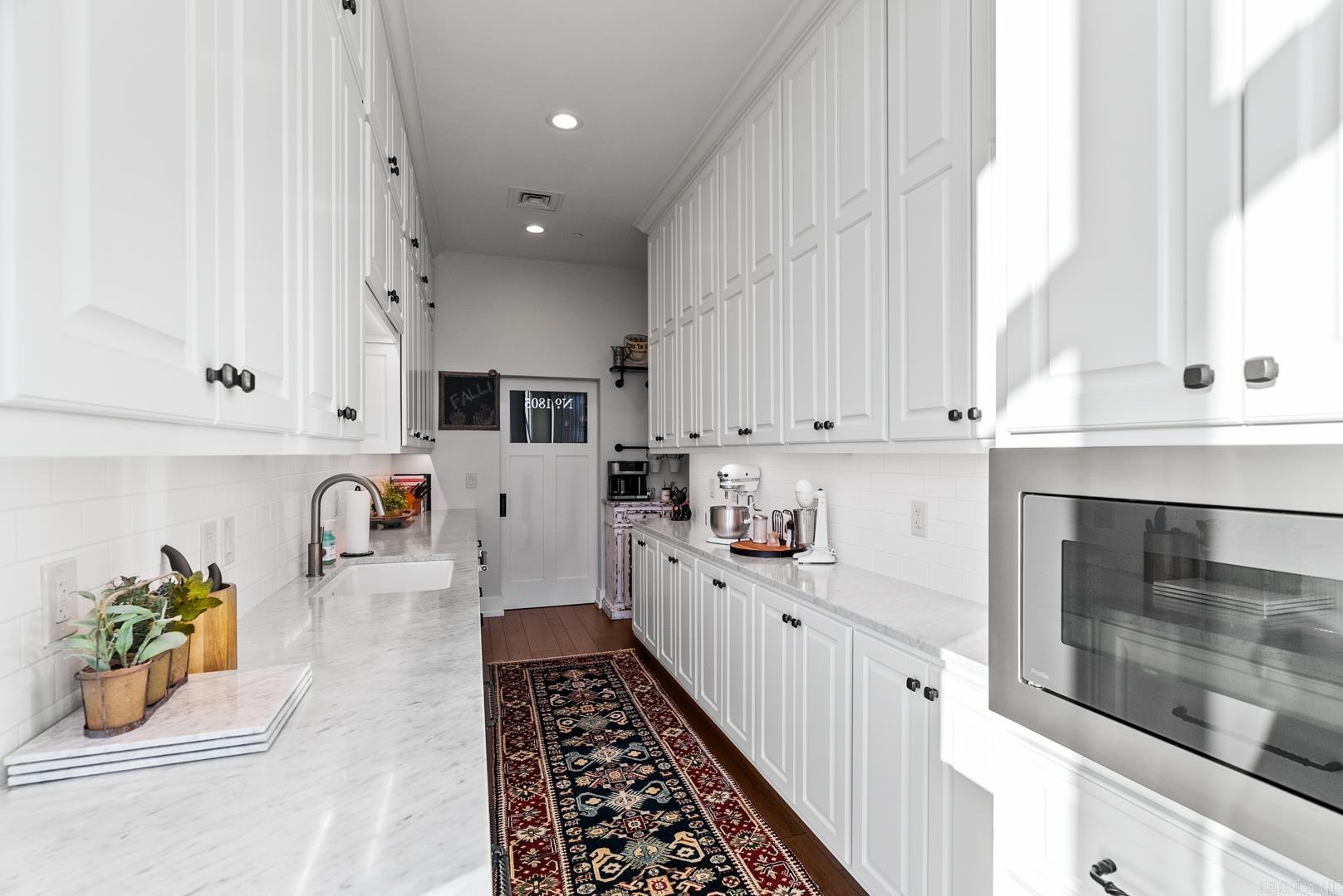 RIVER MARKET PLACE - Residential