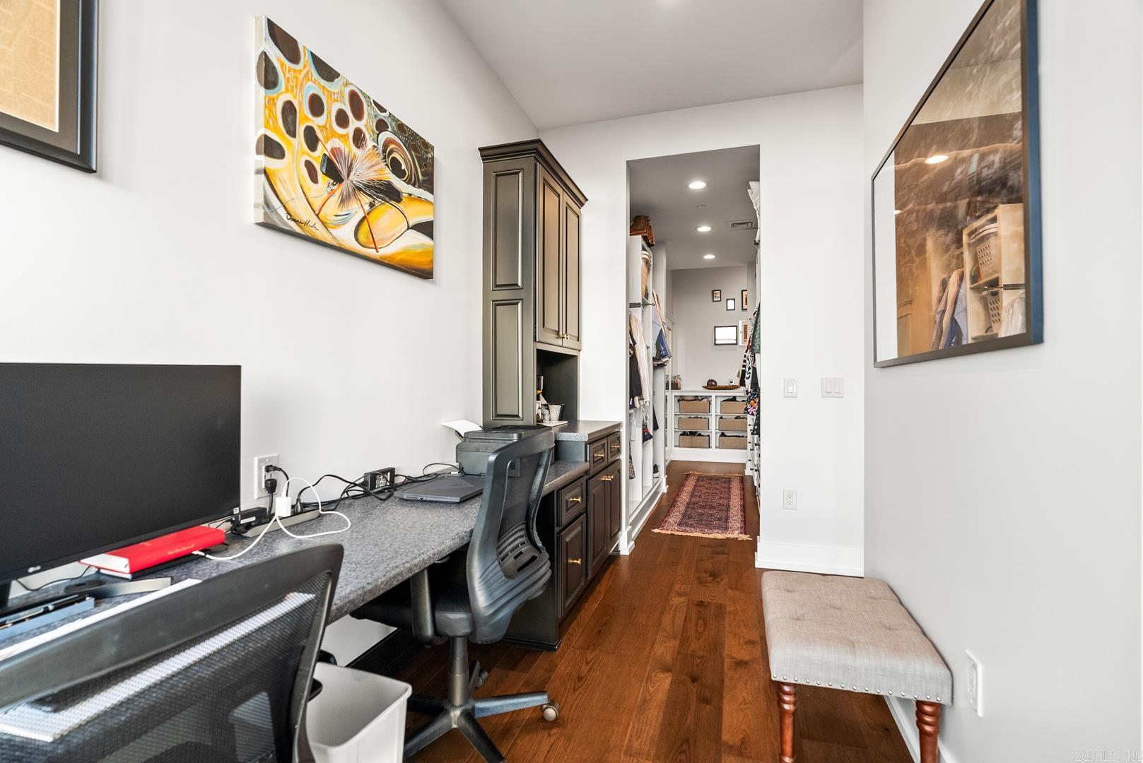 RIVER MARKET PLACE - Residential