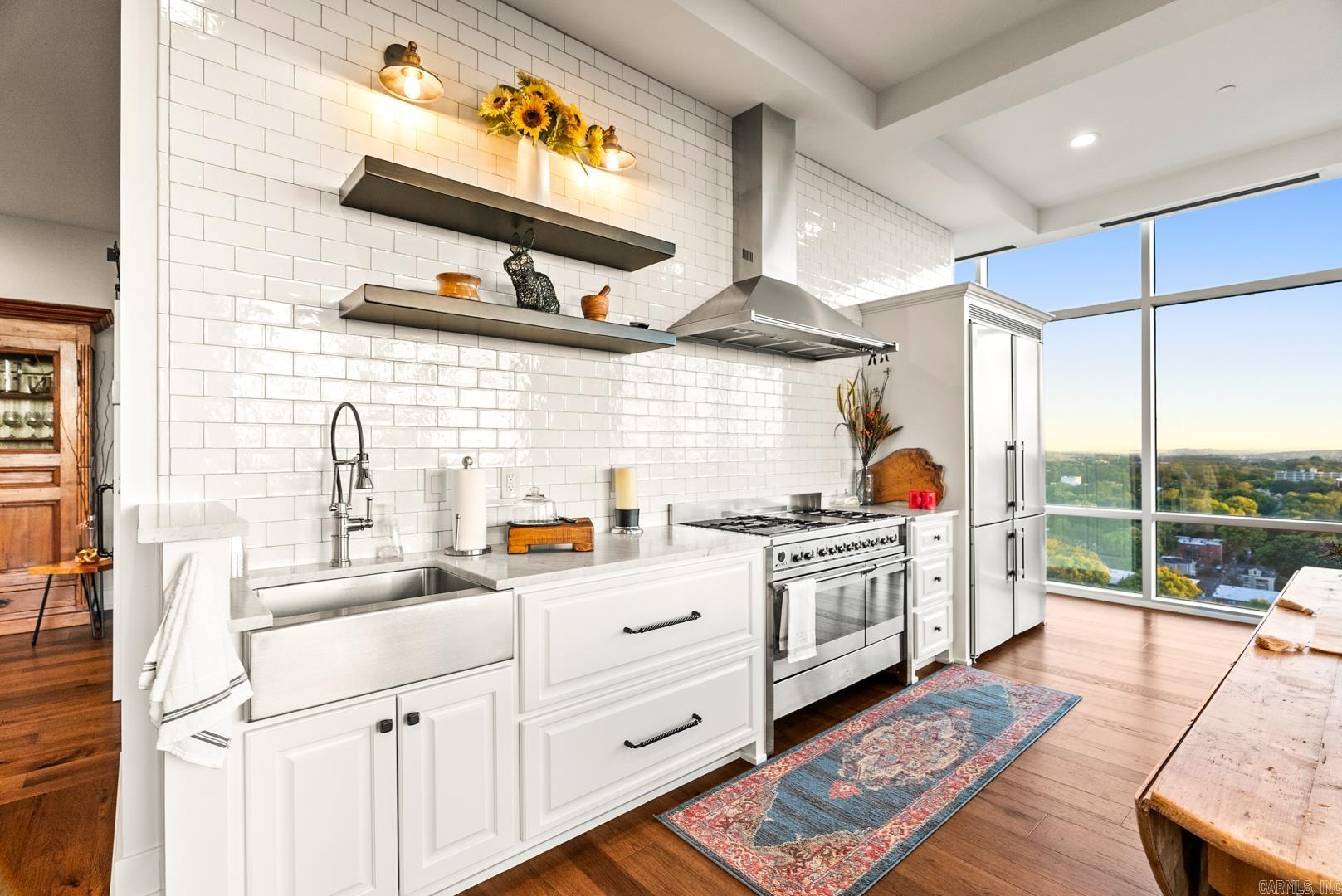 RIVER MARKET PLACE - Residential