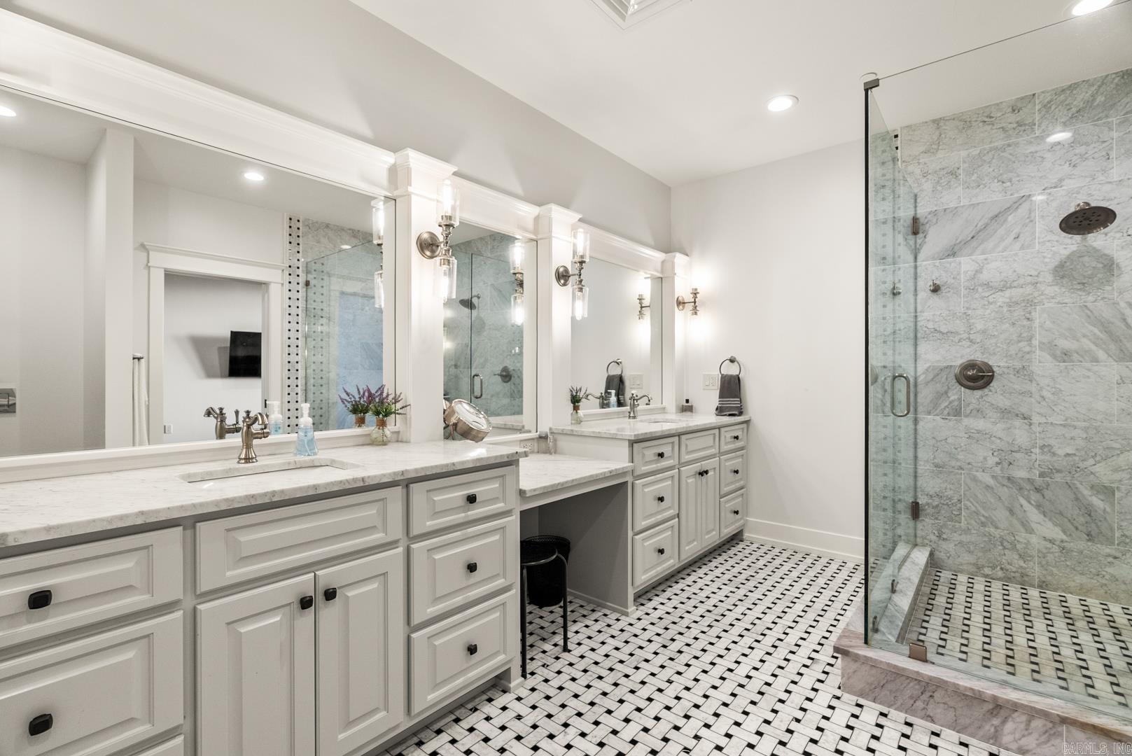 RIVER MARKET PLACE - Residential