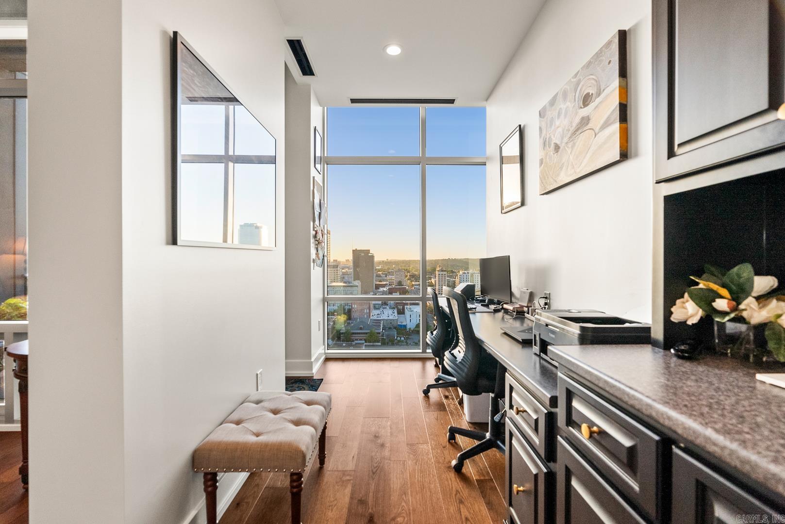 RIVER MARKET PLACE - Residential